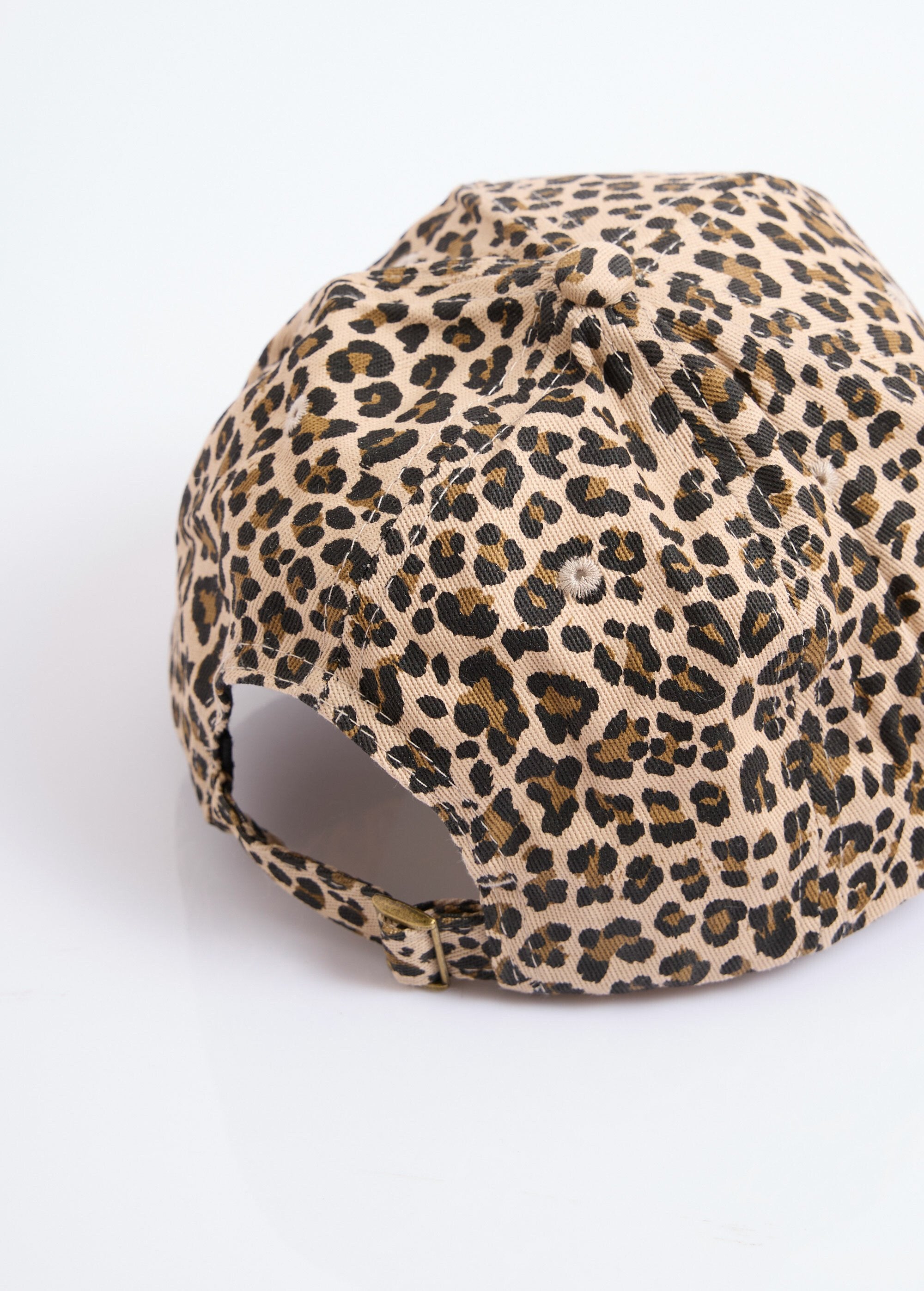 Twill_cap,_leopard_print_Leopard_DE1_slim