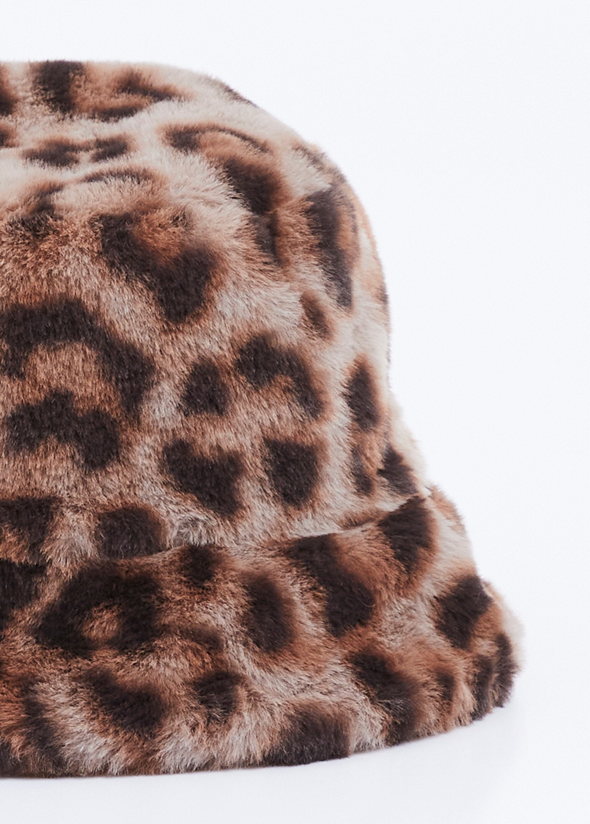 Faux_fur_bucket_hat_Brown_print_DE1_slim