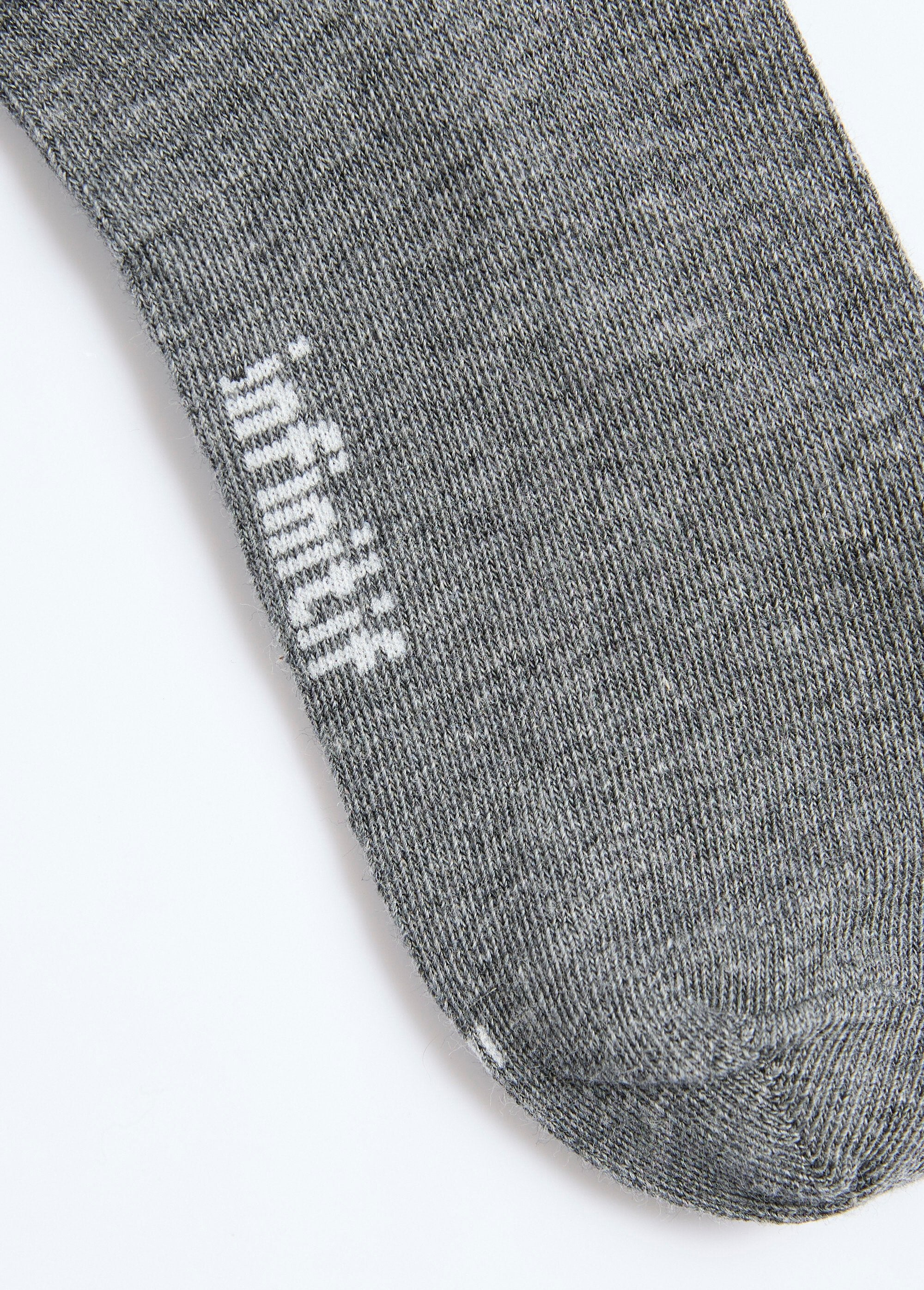 Socks,_with_rhinestone_heart_Black_matching_DE3_slim