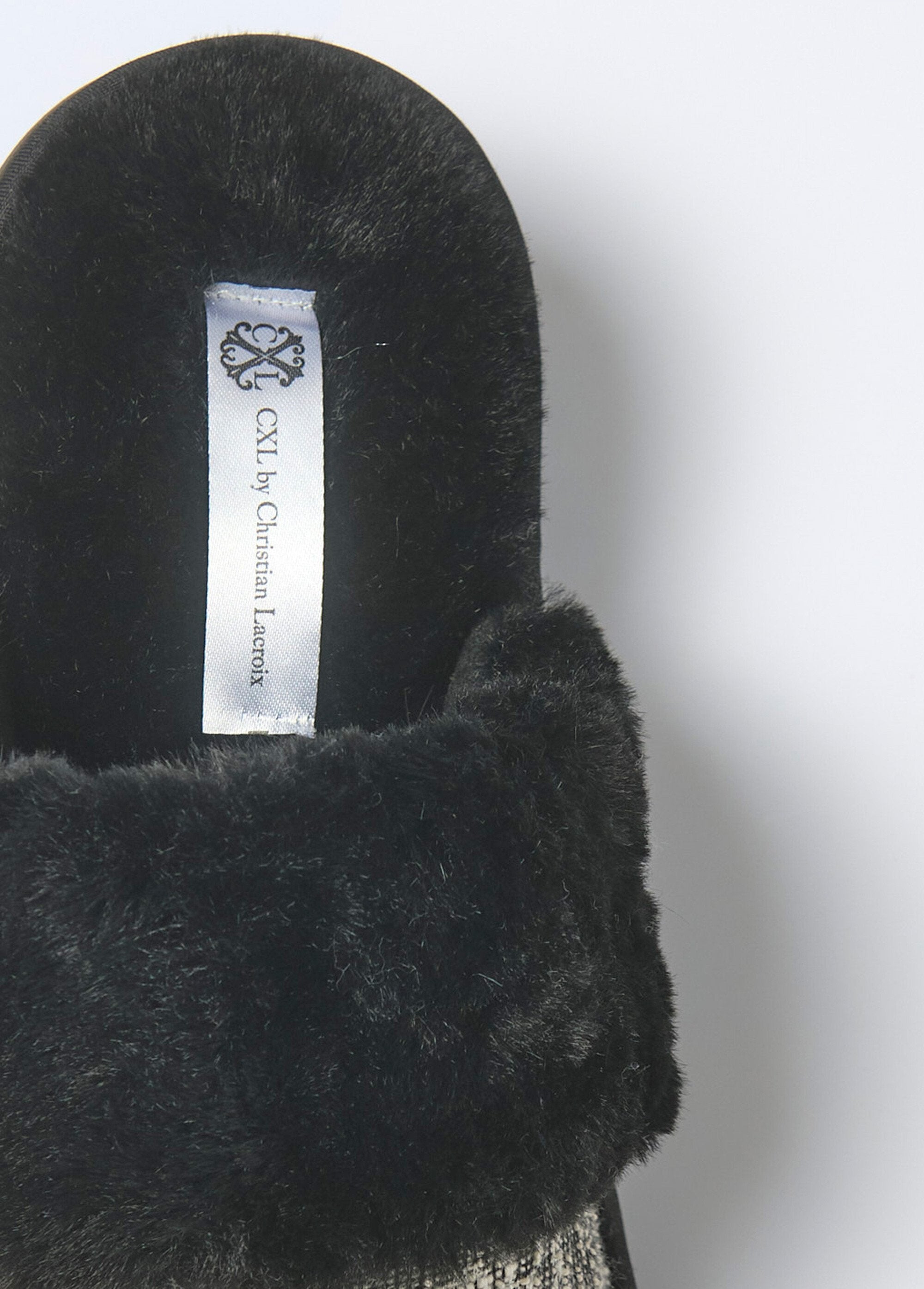 Fur-trimmed_mule_slippers_Black_DE1_slim