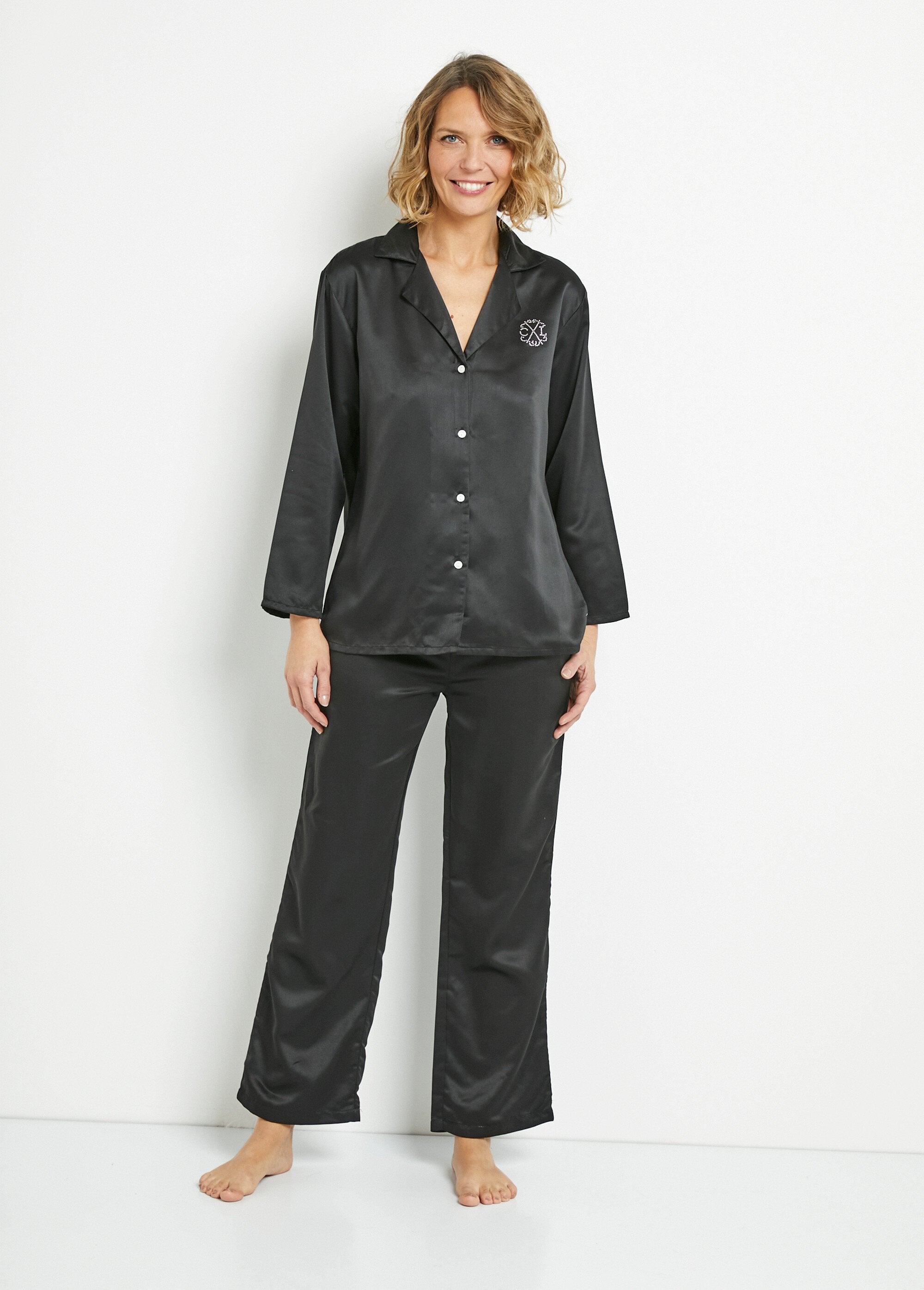 Chic_satin_pajama_jacket_Black_SF1_slim