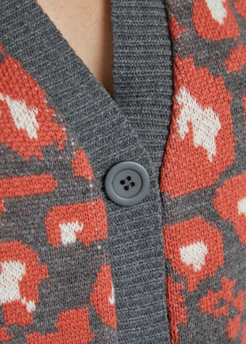 Leopard_jacquard_buttoned_short_vest_Grey_and_terracotta_DE2_slim