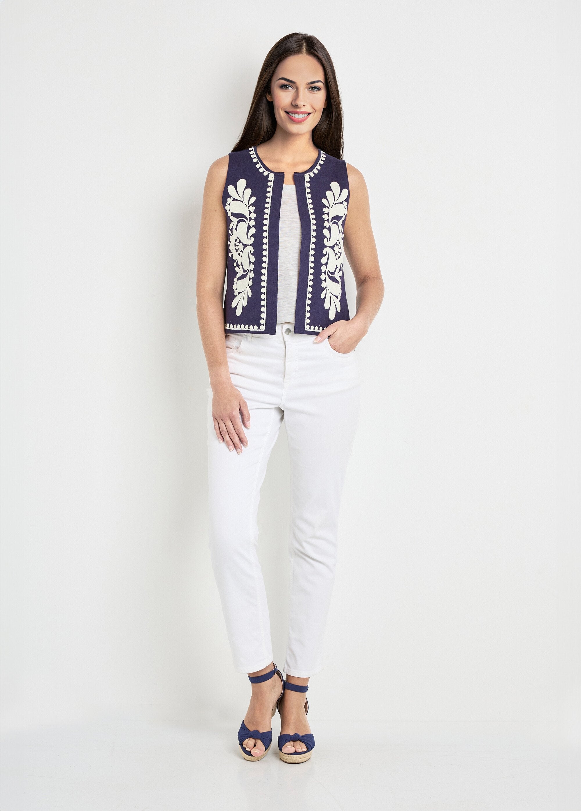 Sleeveless_knitted_and_embroidered_vest_Marine_SF1_slim
