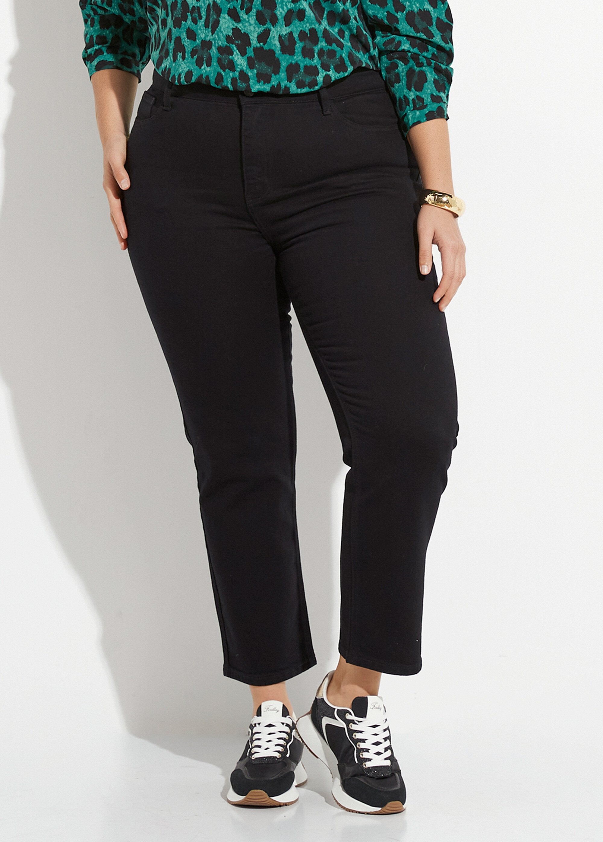Denim_mom_jeans,_PLUS_SIZE_special_Black_FA1_curvy