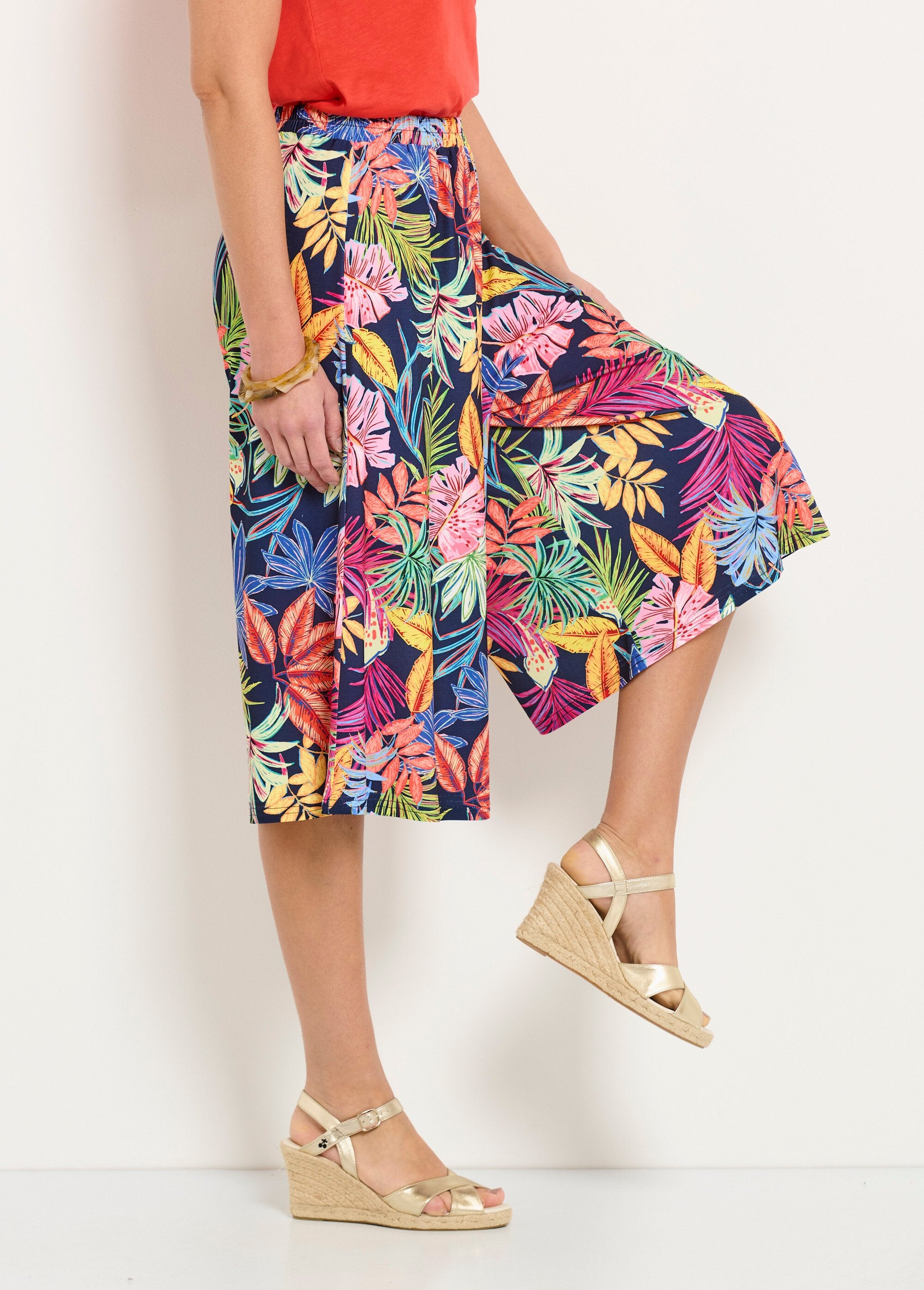 Leaf_print_elasticated_waist_culottes_Navy_and_pink_DR1_slim