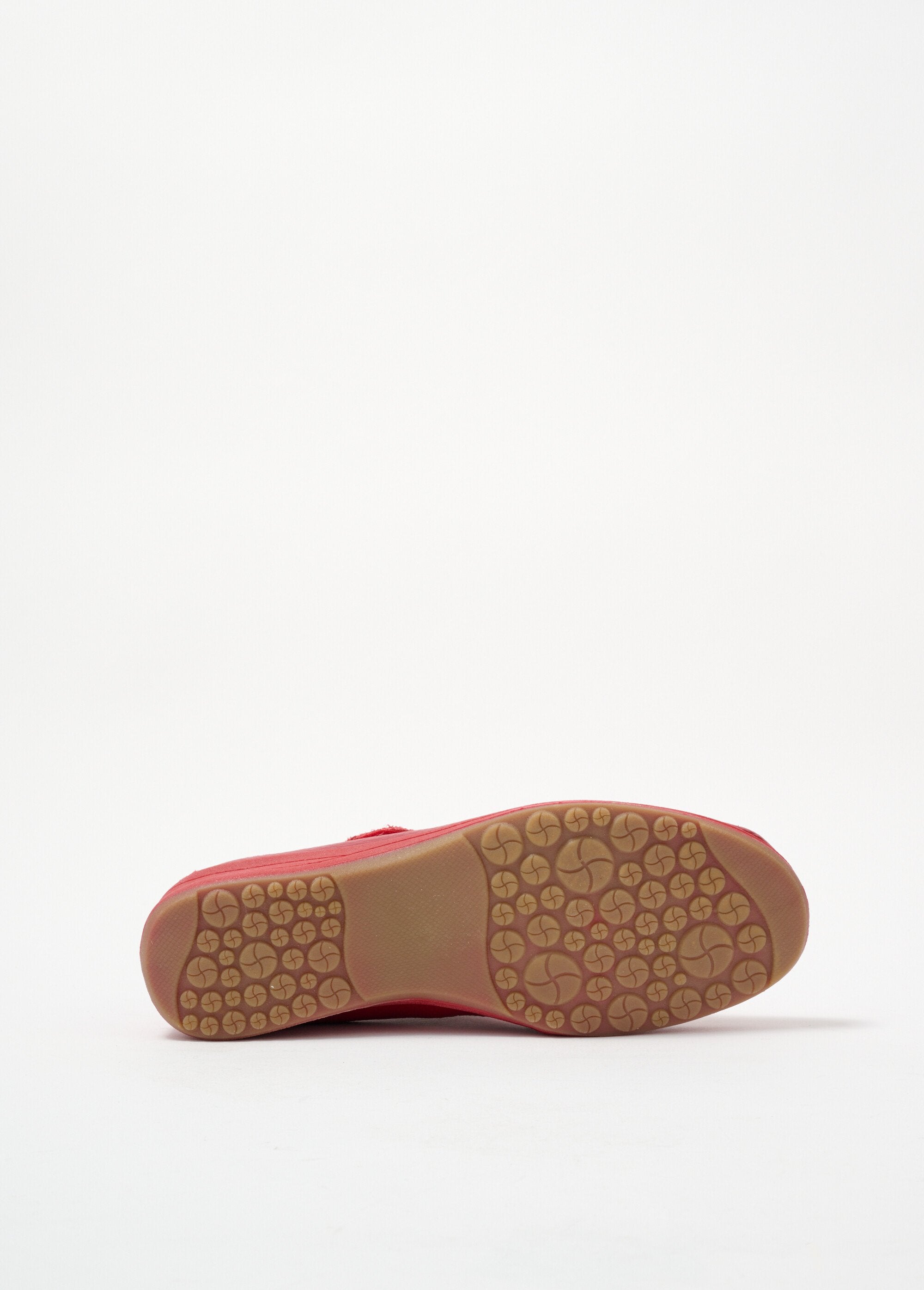 Closed-toe_sandals_Red_UN1_slim