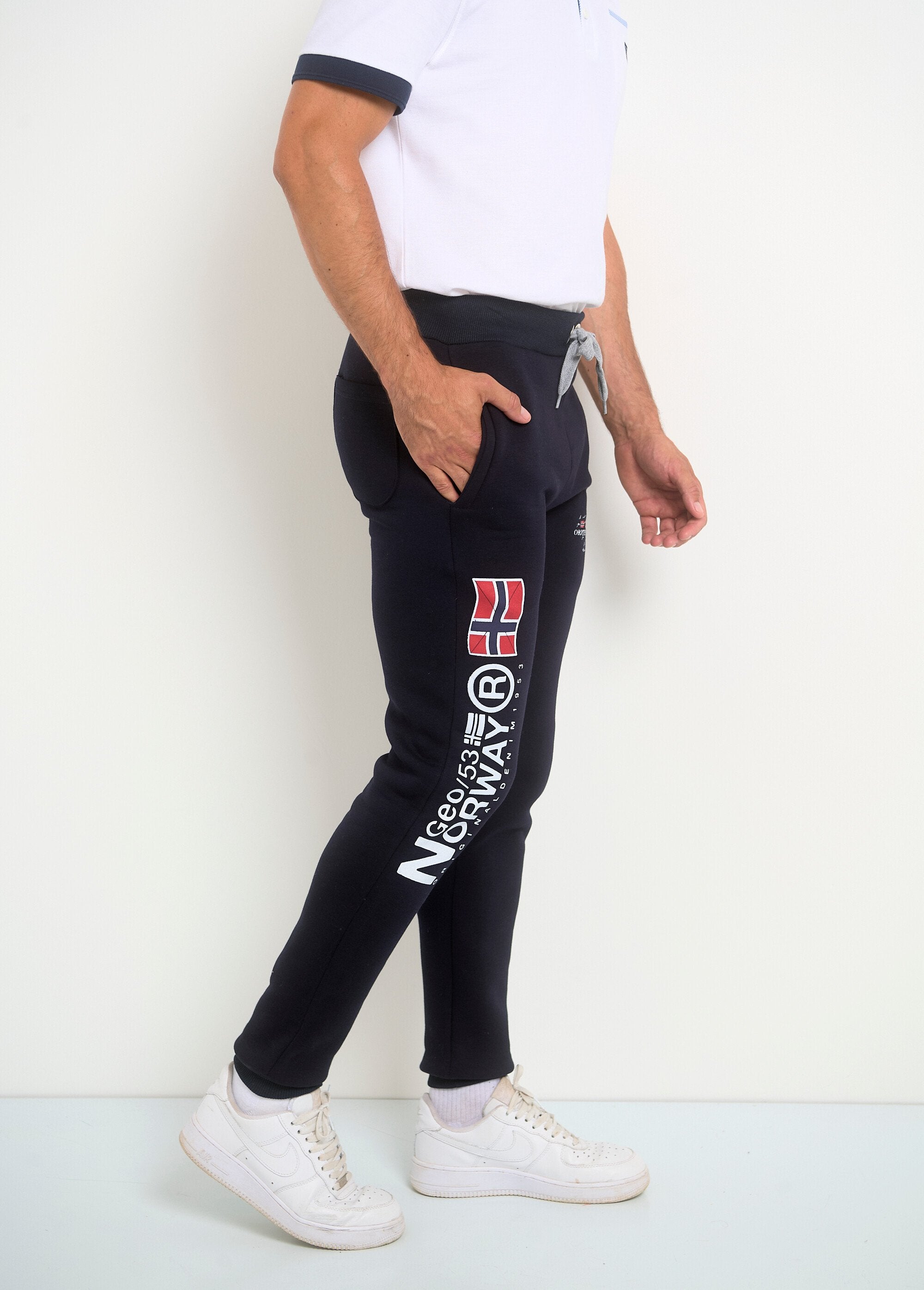 Jogging_pants_with_tight_legs_and_bottoms_Marine_DR1_slim