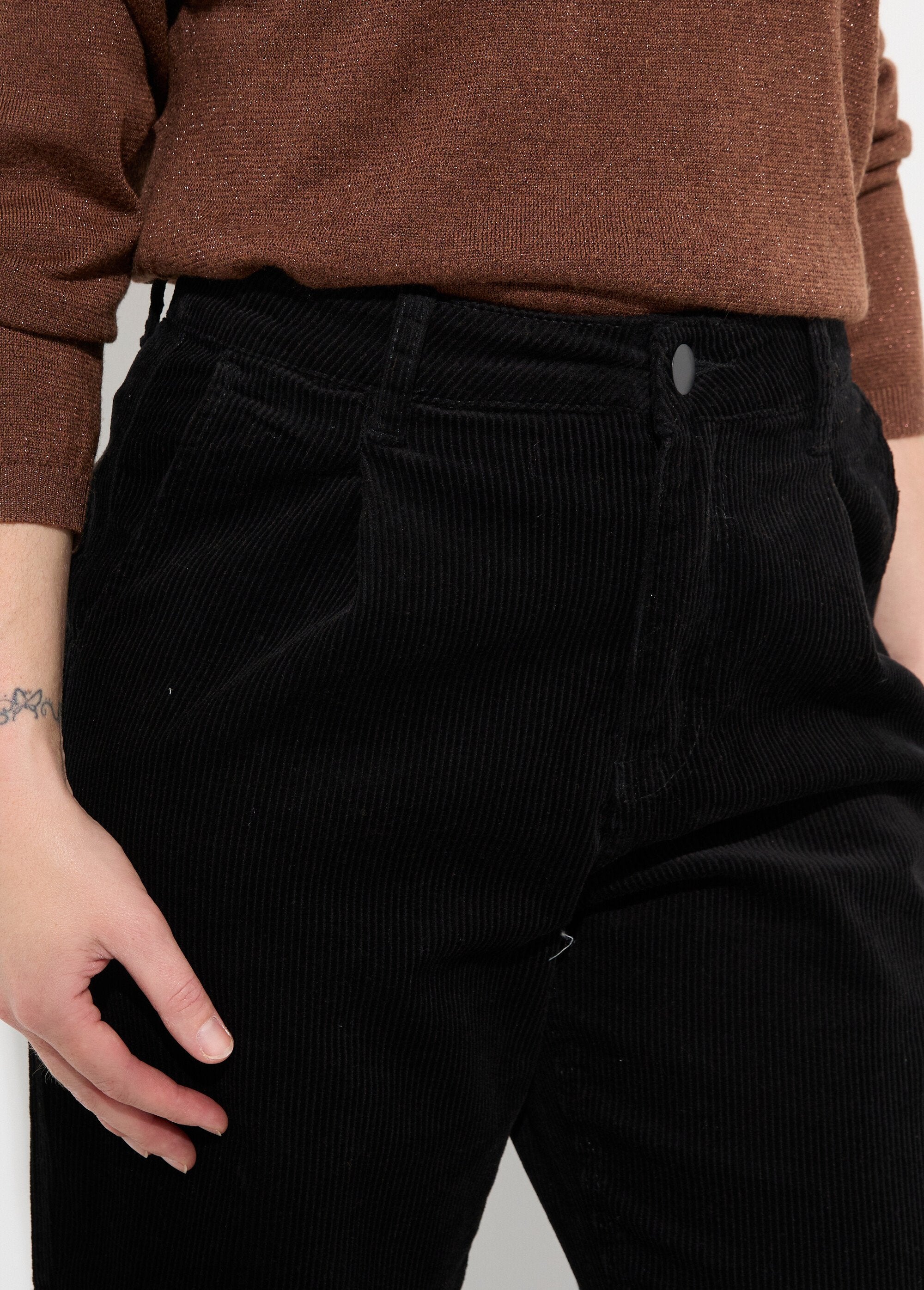 Wide-leg_corduroy_trousers,_petite_size_Black_DE1_slim