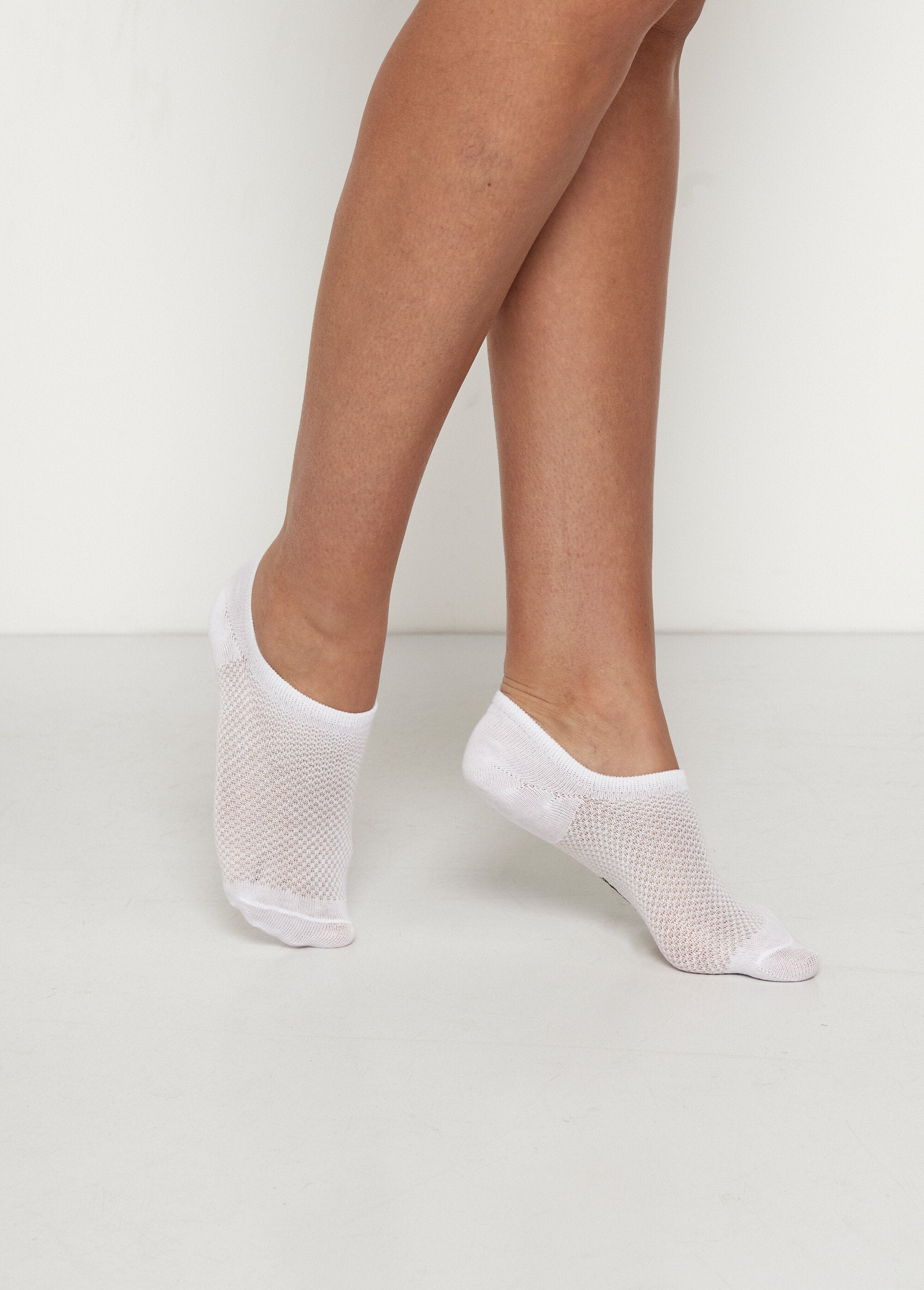 Cotton-rich_foot_protectors_White_DE1_slim