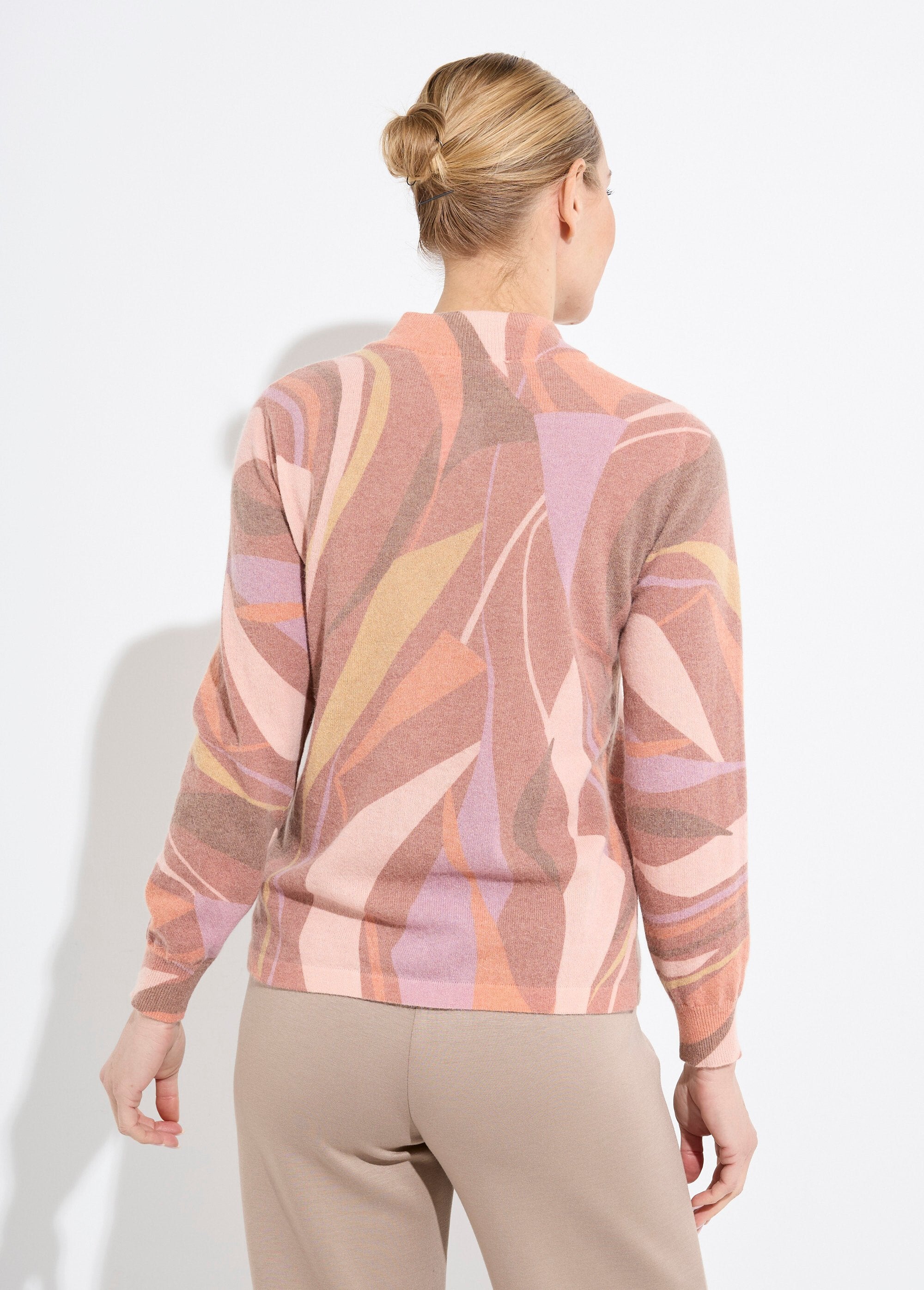 Fine,_warm,_high-neck_sweater_with_wool_and_printed_angora_Hazelnut_and_beige_DO1_slim