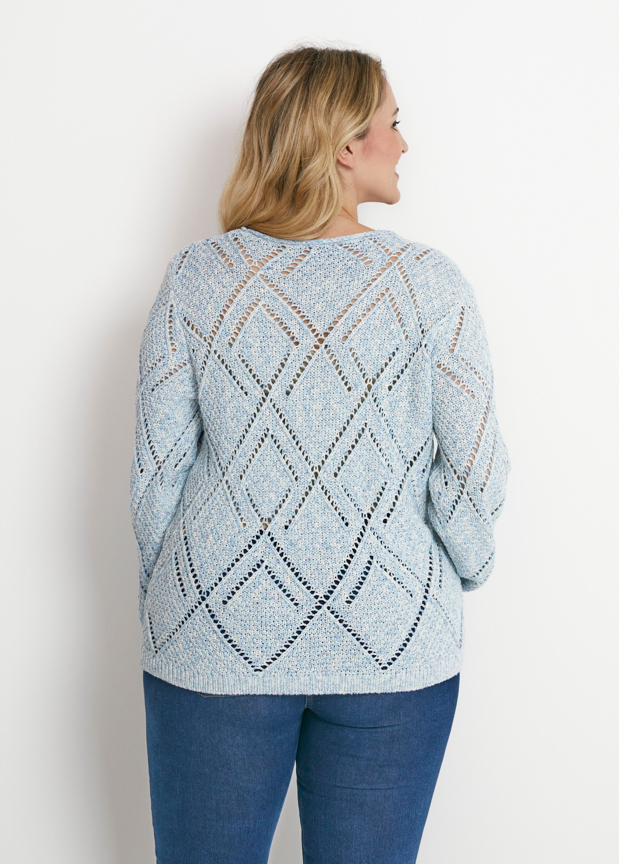 Openwork_stranded_knit_sweater_Blue_DO1_curvy