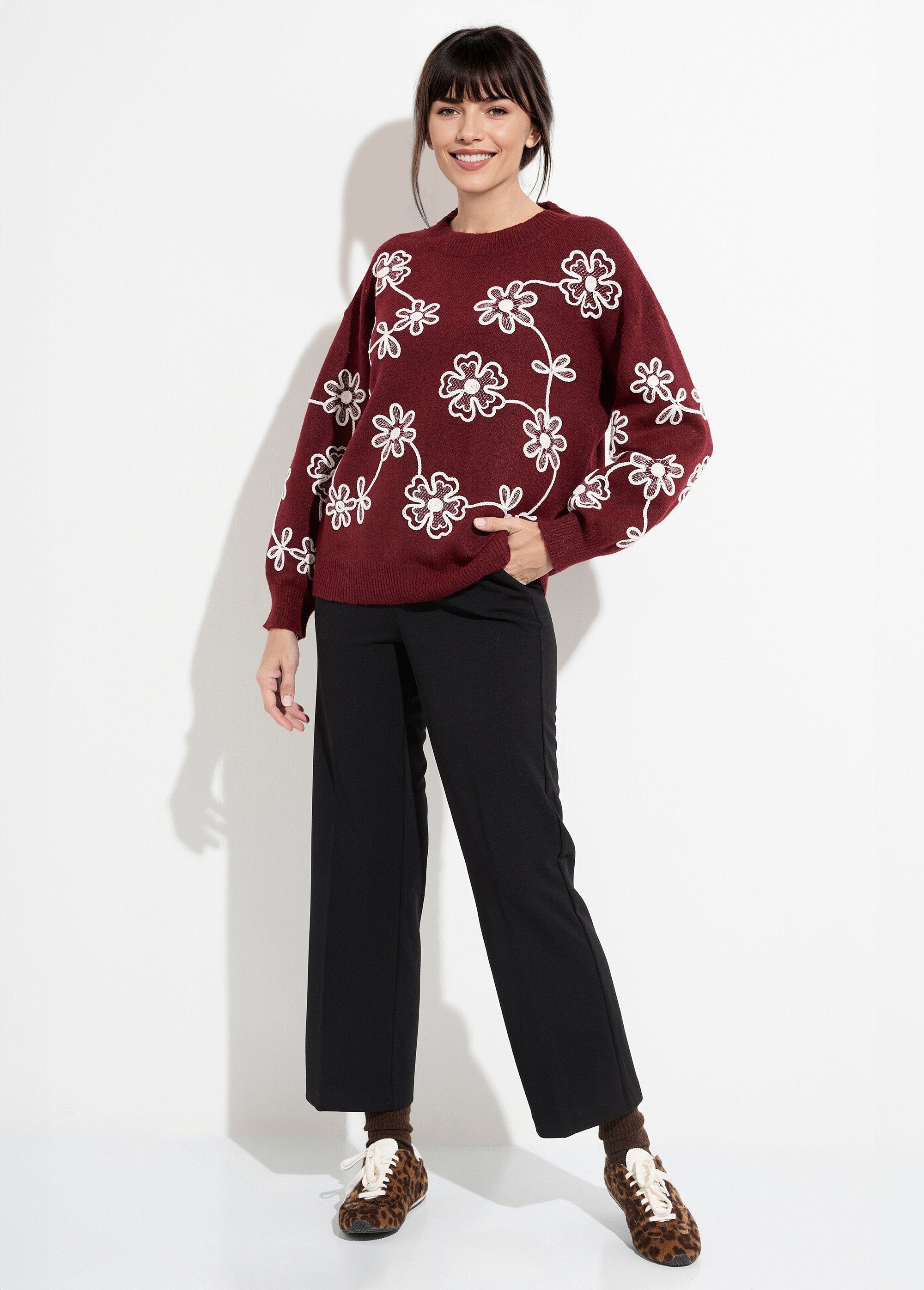 High-top_sweater_with_embroidered_flower_application_Bordeaux_SF1_slim