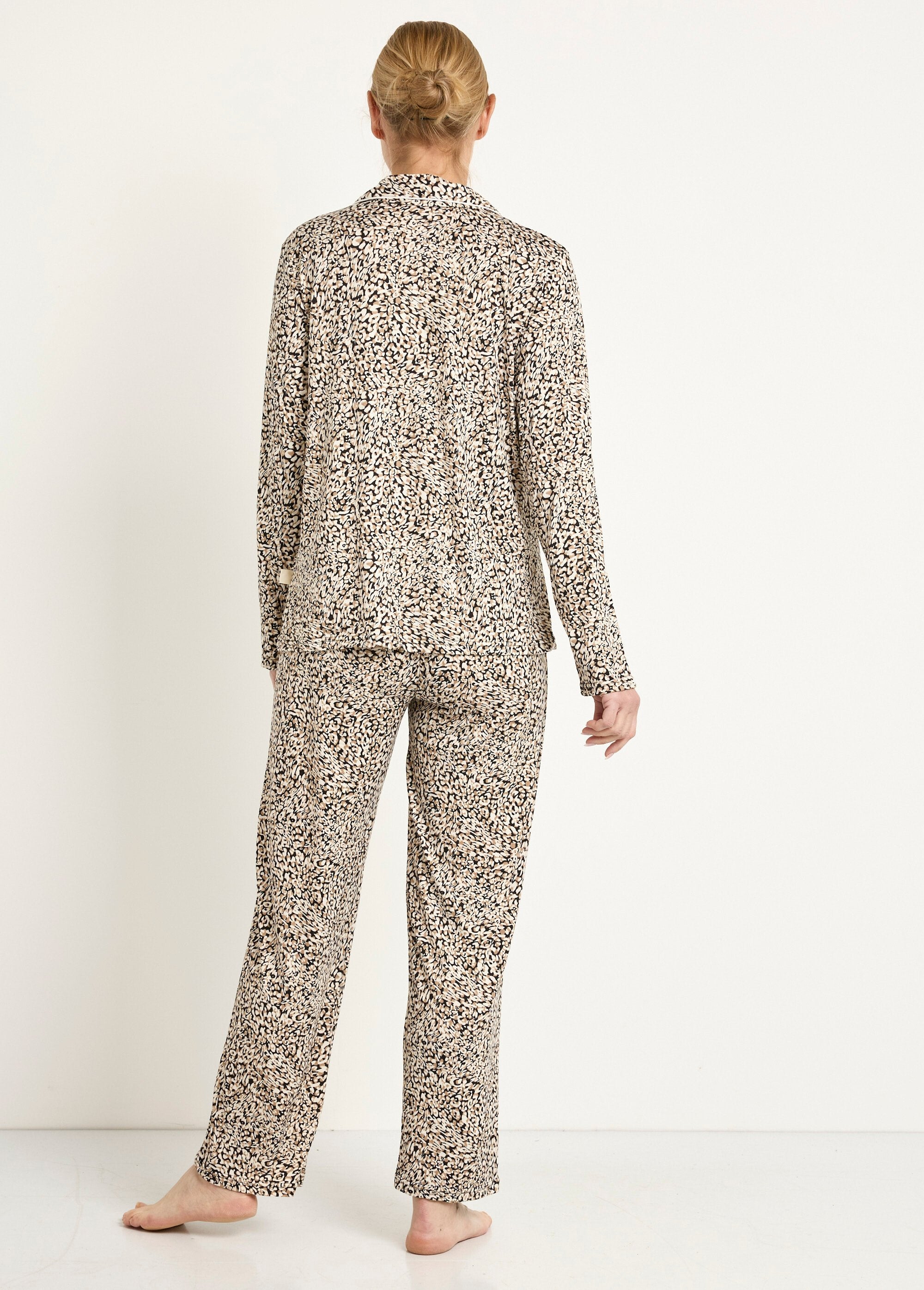 Tailored_collar_and_long_sleeve_pajamas_Leopard_DO1_slim