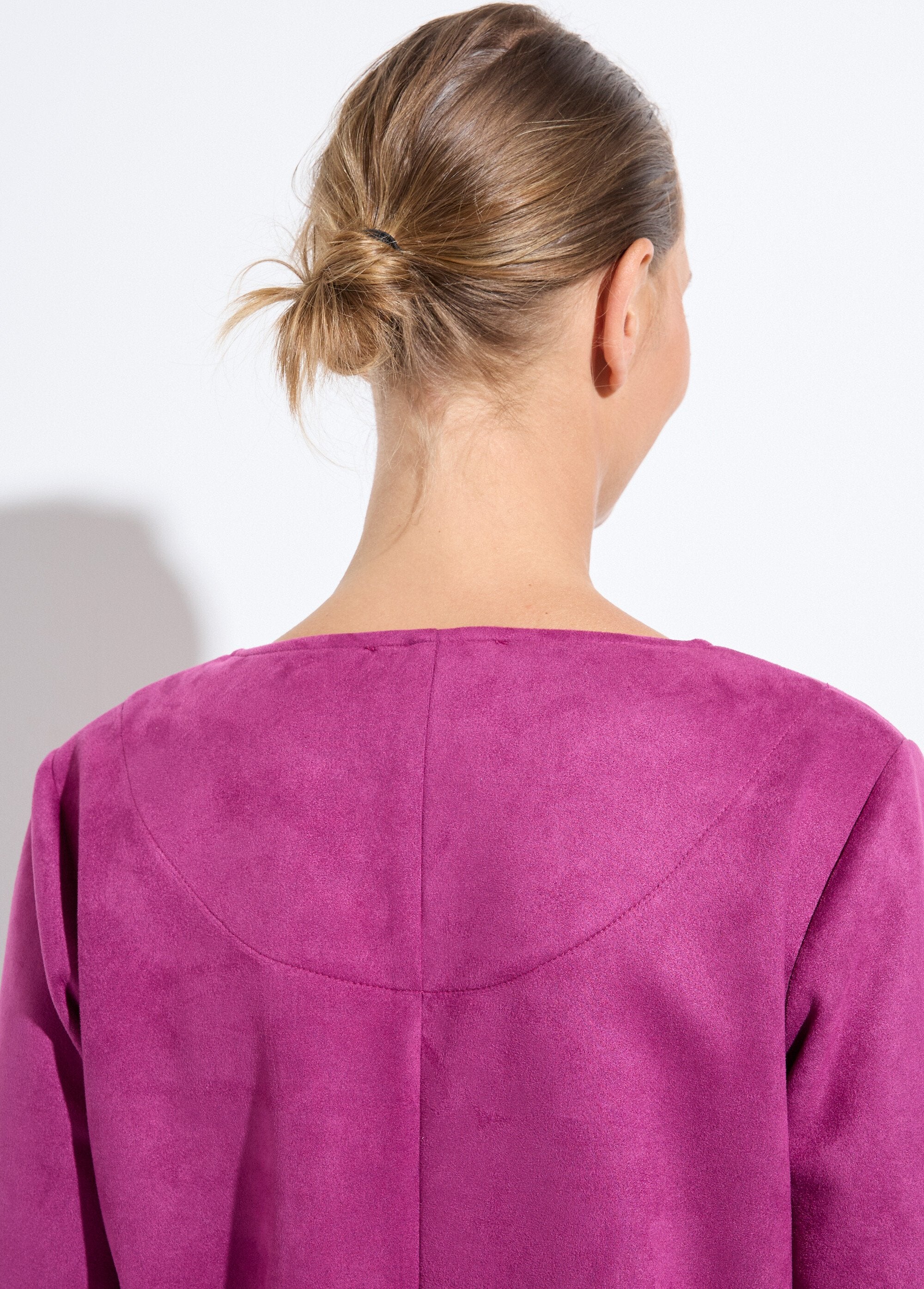 Short_loose_dress_in_plain_suede_fabric_Cassis_DE2_slim