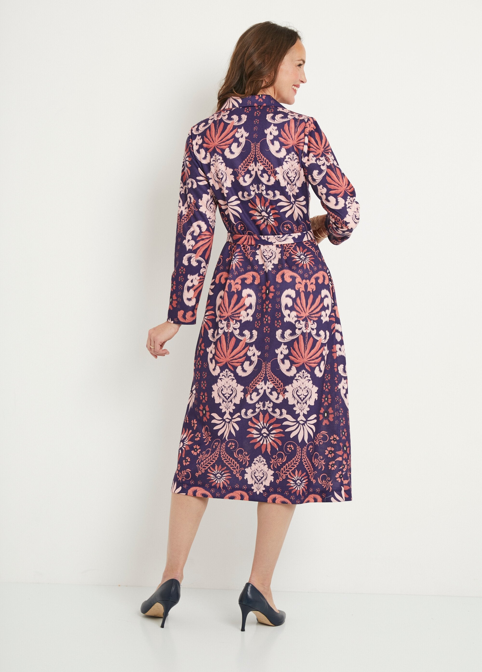 Mid-length_satin_button-down_dress_with_tailoring_collar_Navy_and_pink_DO1_slim