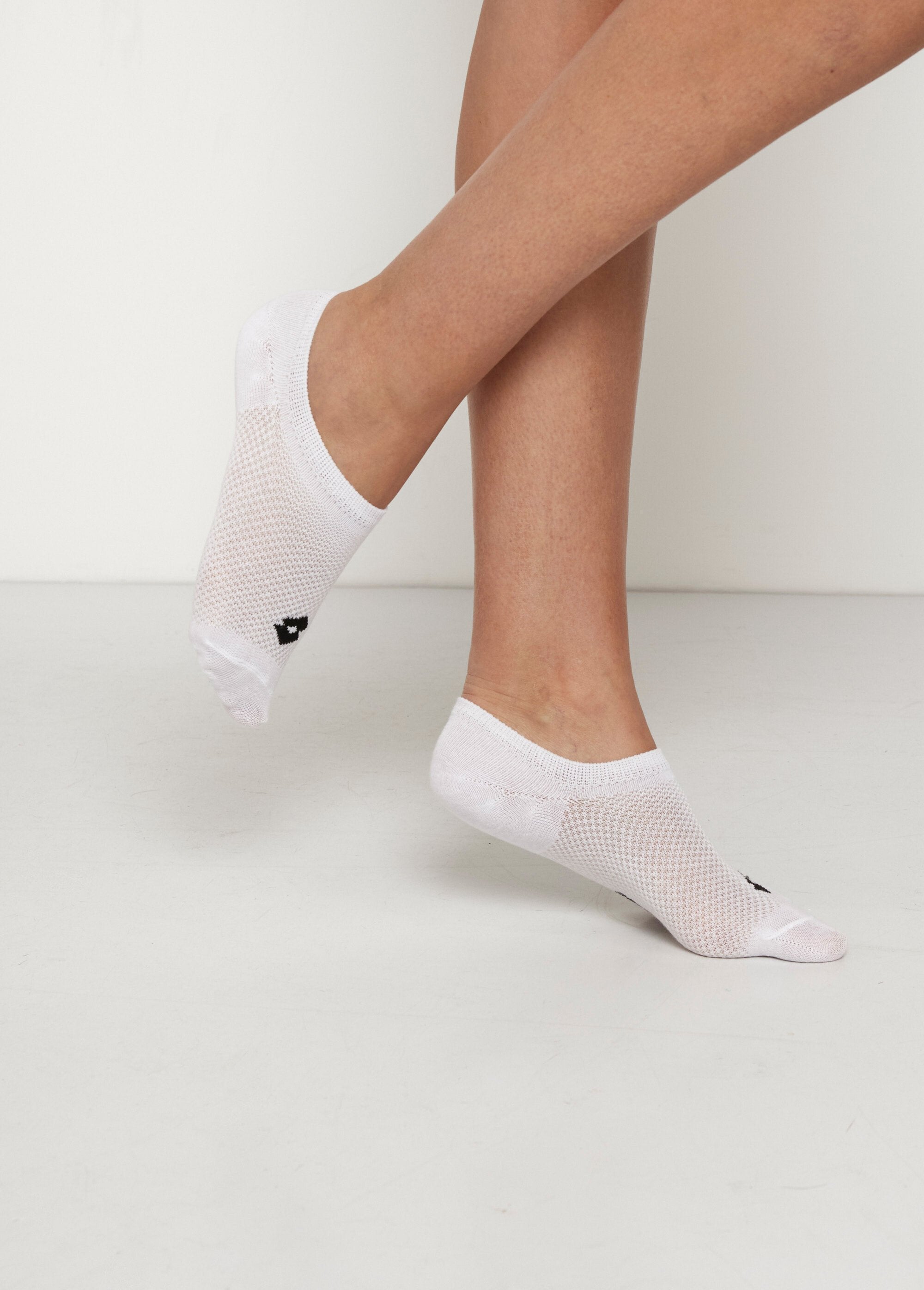 Ribbed_invisible_socks_White_DR1_slim