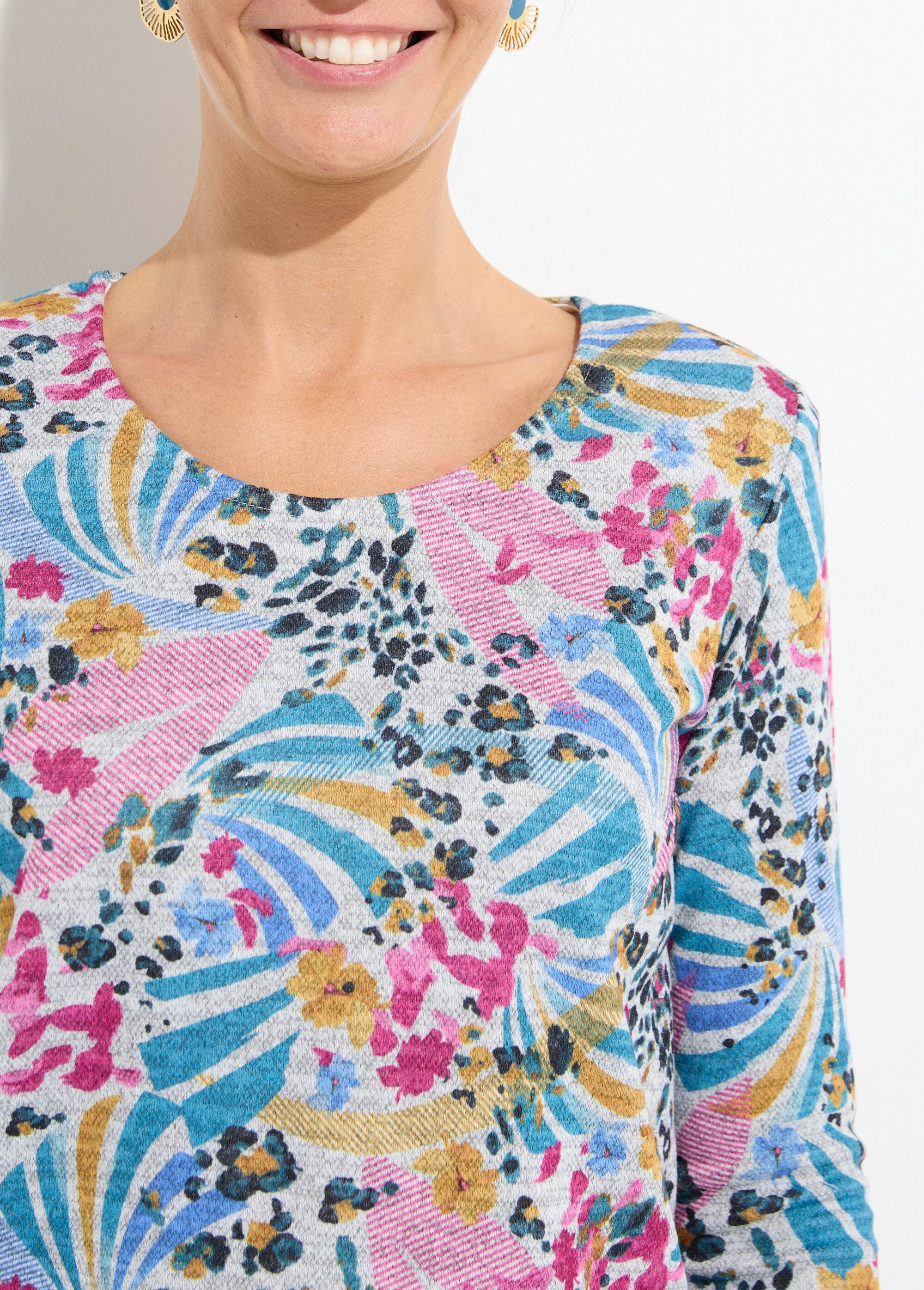 Warm_printed_round_neck_long_sleeve_T-shirt_Gray_and_pink_DE1_slim