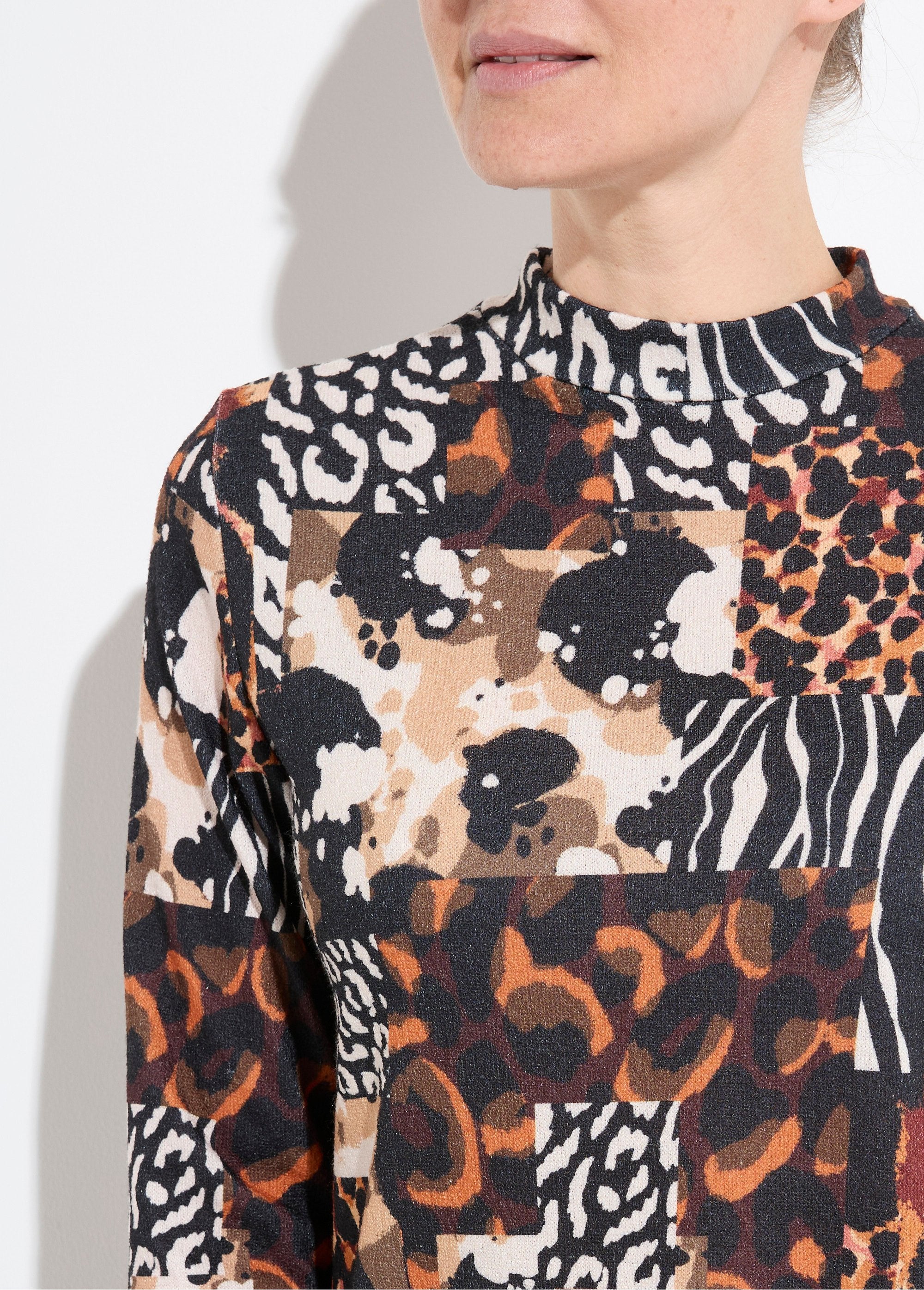 Warm_knit_animal_pattern_high_neck_T-shirt_Black_and_orange_DE1_slim