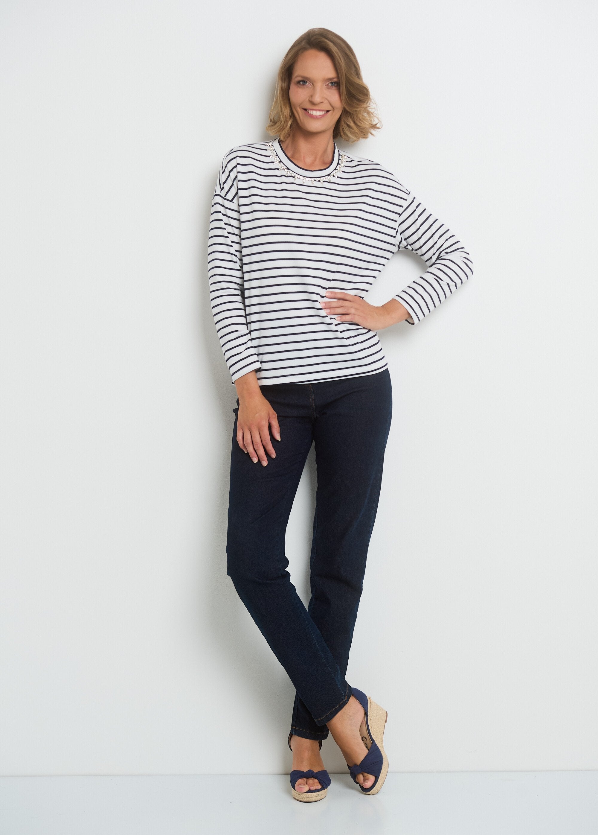 Striped_T-shirt_with_rhinestone_neckline_White_striped_SF1_slim