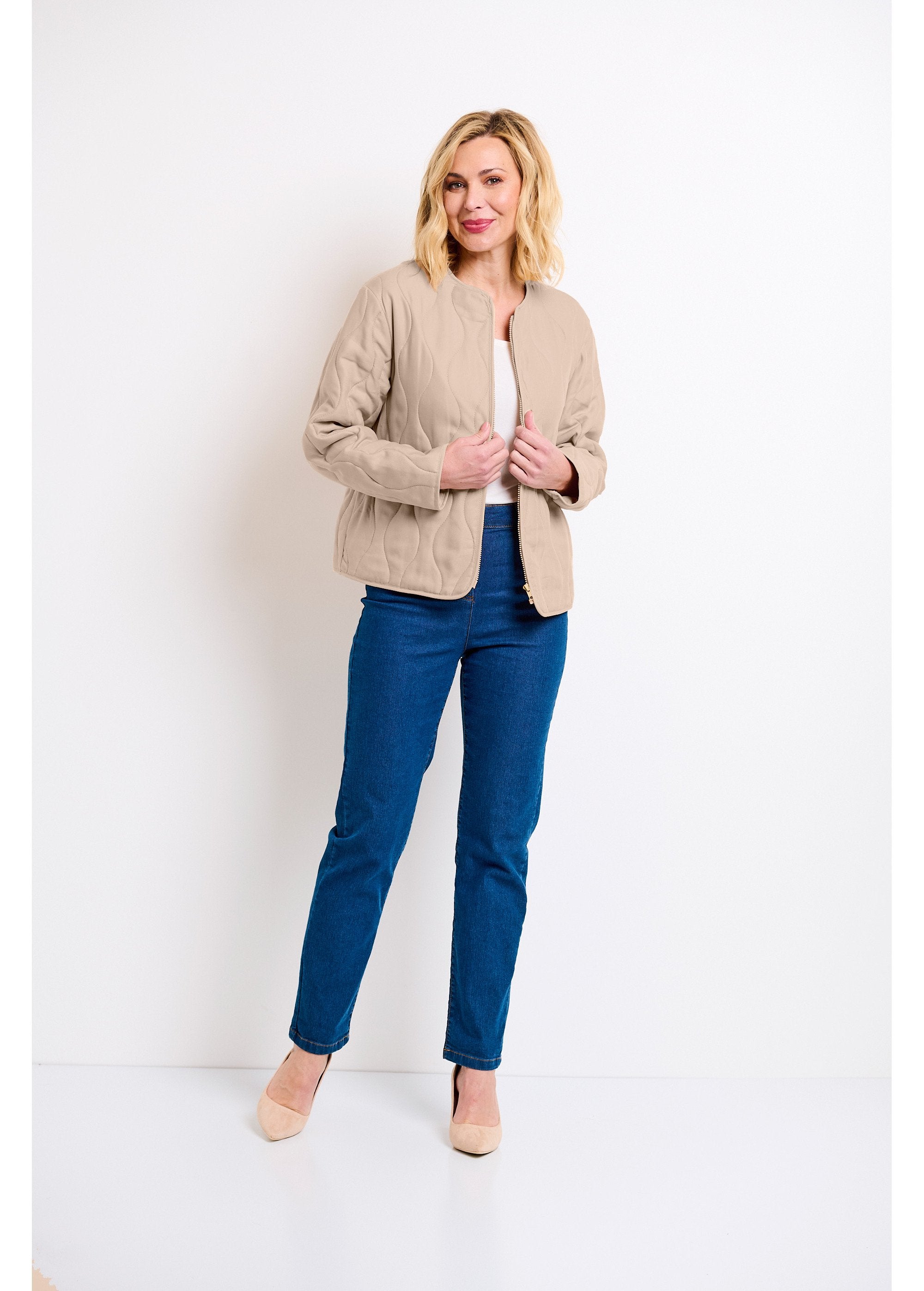 Short_zipped_quilted_plain_jacket_with_round_neck_Beige_SF1_slim