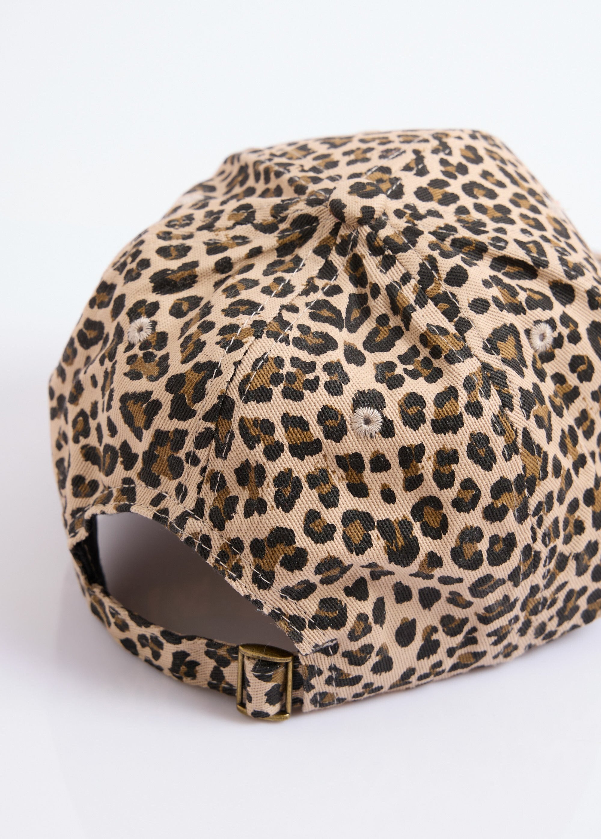 Casquette_fantaisie_avec_broderie_coeur_Leopard_DE1_slim