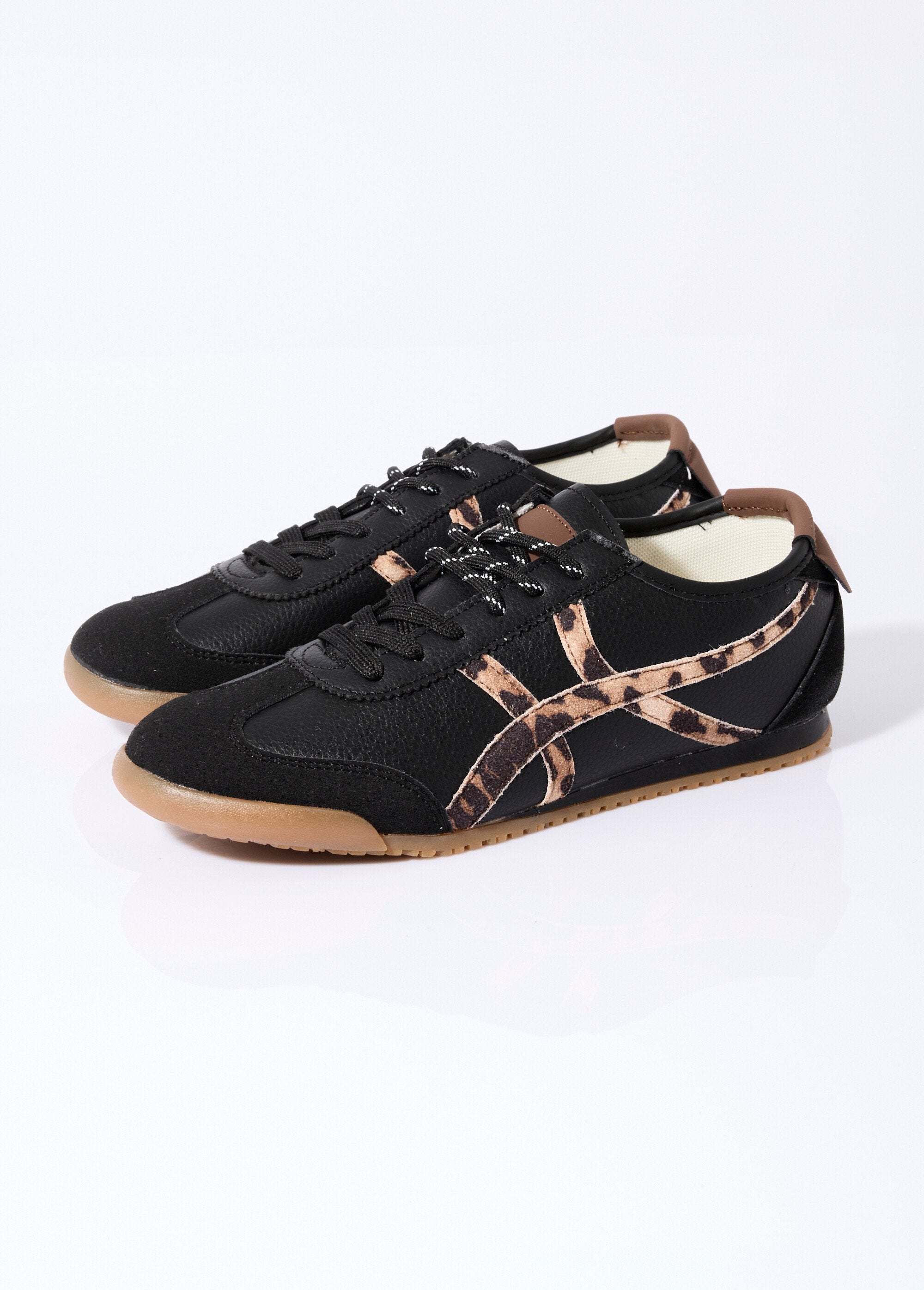 Thin_sole_sneakers_with_inserts_Black_DE1_slim