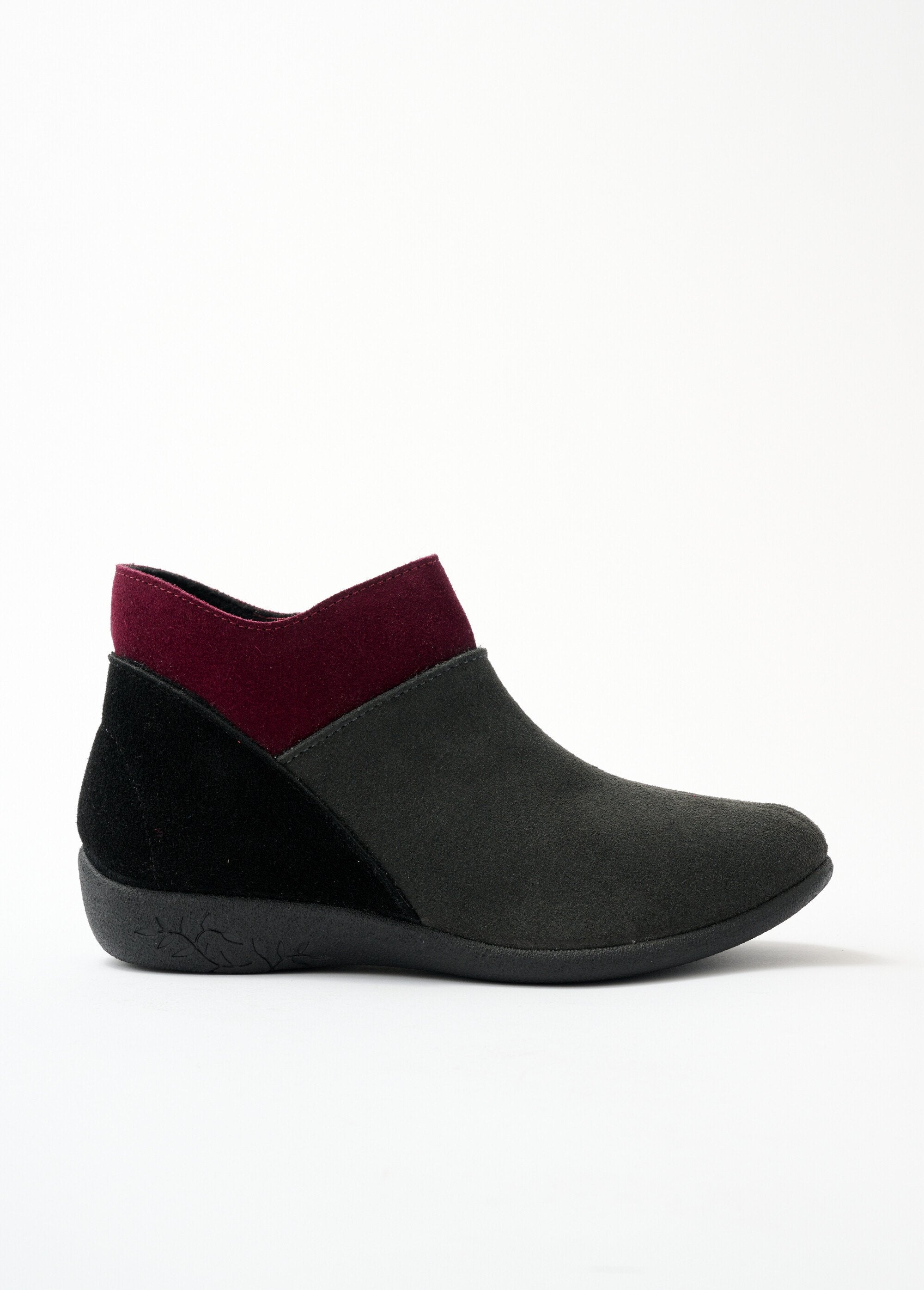 Comfort_width_zipped_boots_in_suede_leather_Gray_and_plum_DR1_slim