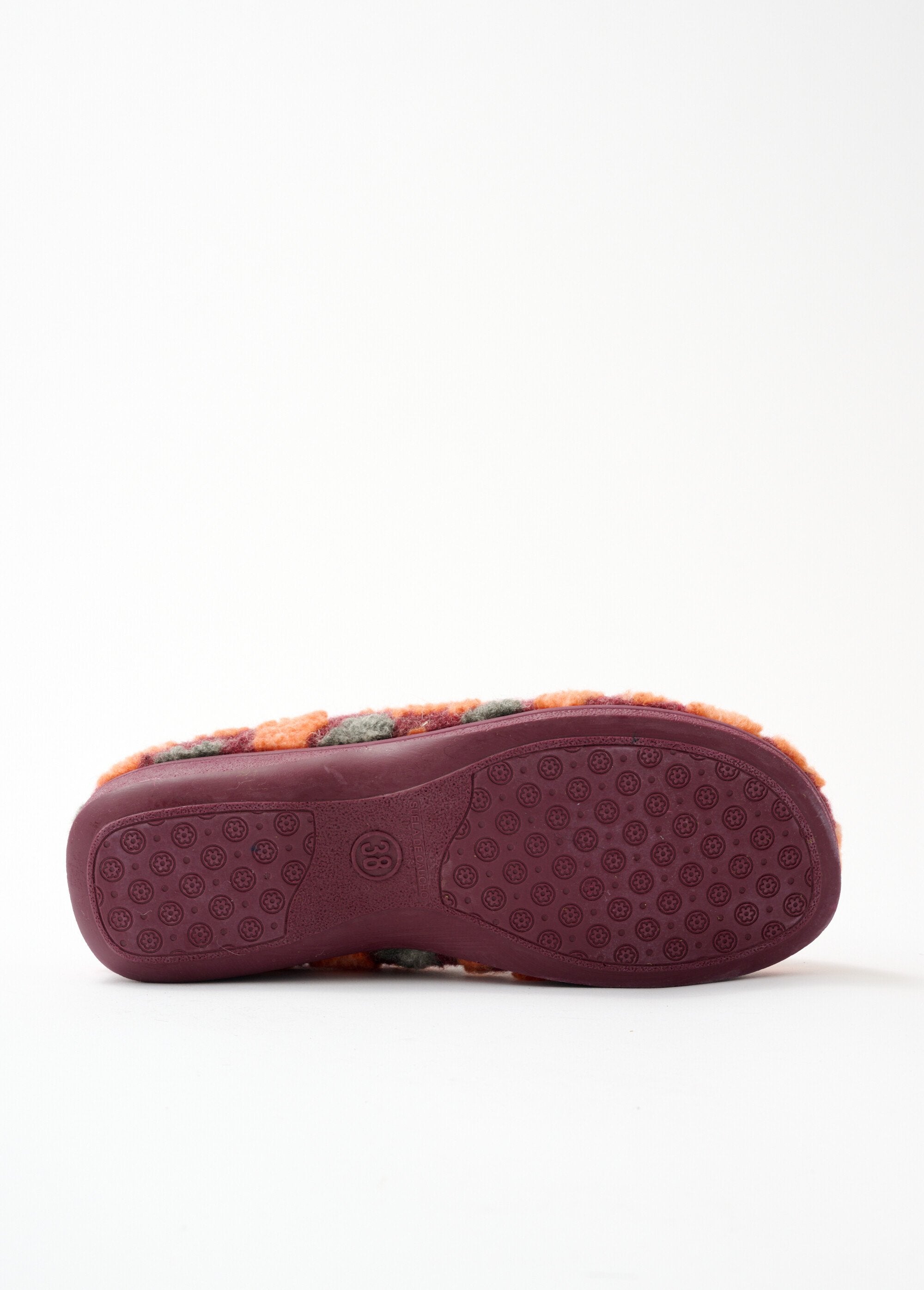 Comfort_width_mule_slipper_Bordeaux_UN1_slim