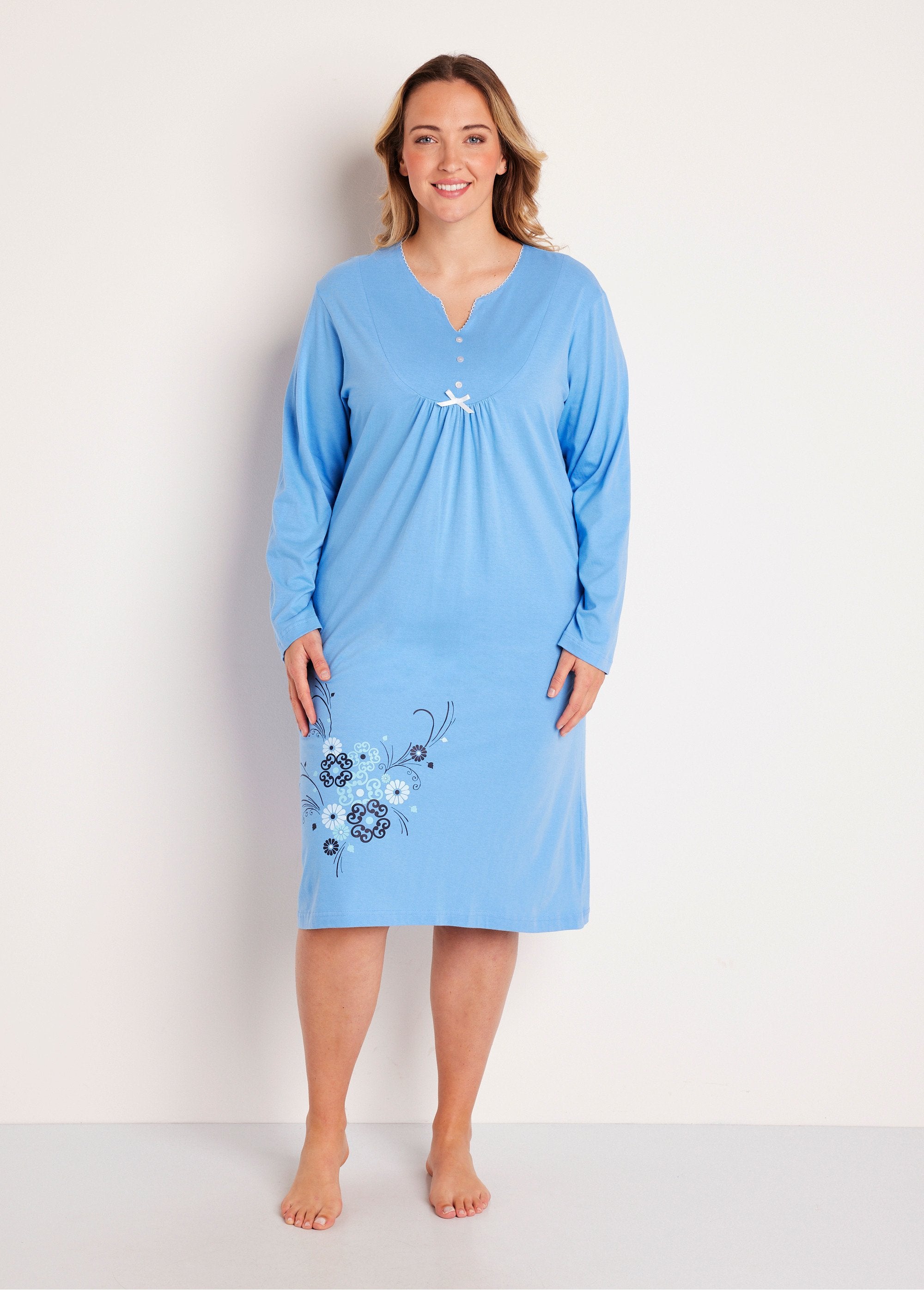 Plus_size_cotton_nightgown_Indigo_FA1_curvy