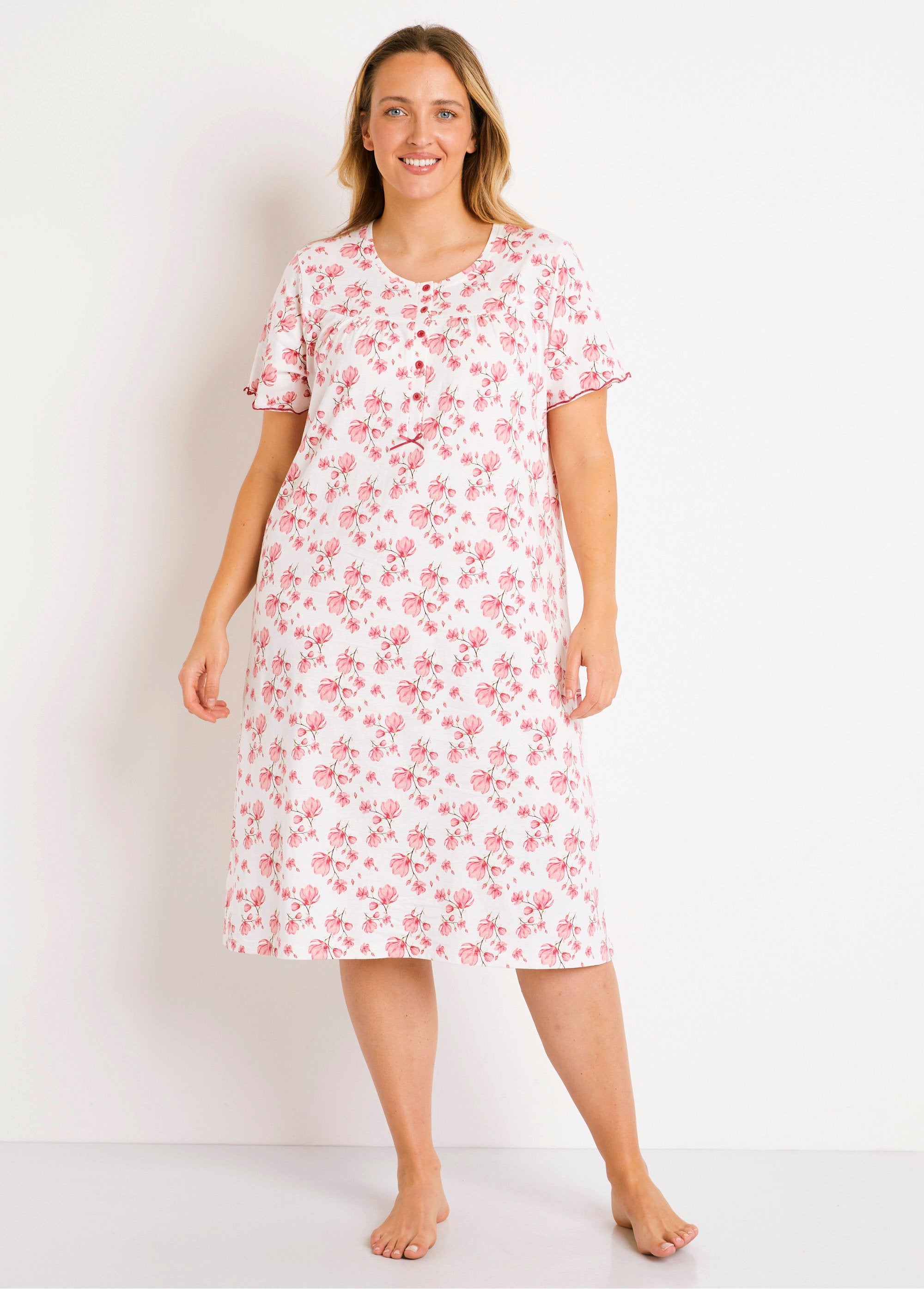 Short-sleeved_floral_nightgown_Pink_FA1_curvy