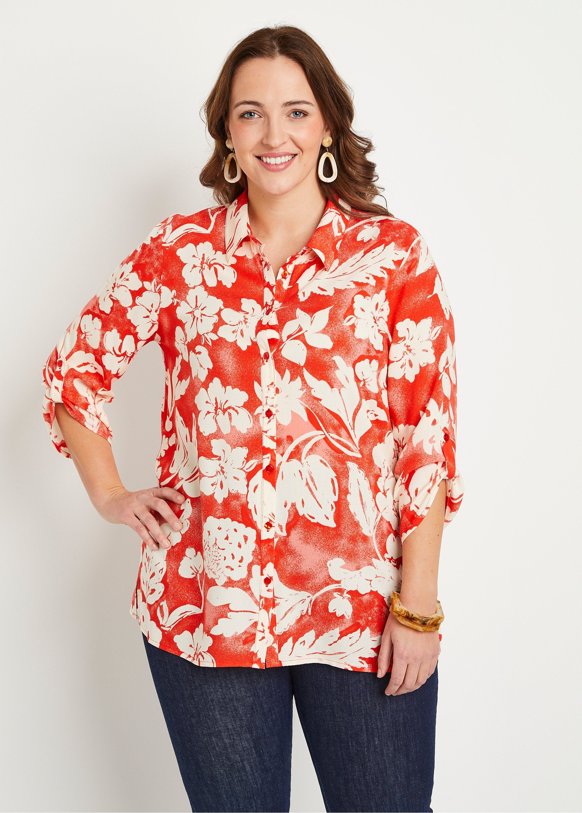 Loose_long_floral_blouse_Red_and_white_FA1_curvy