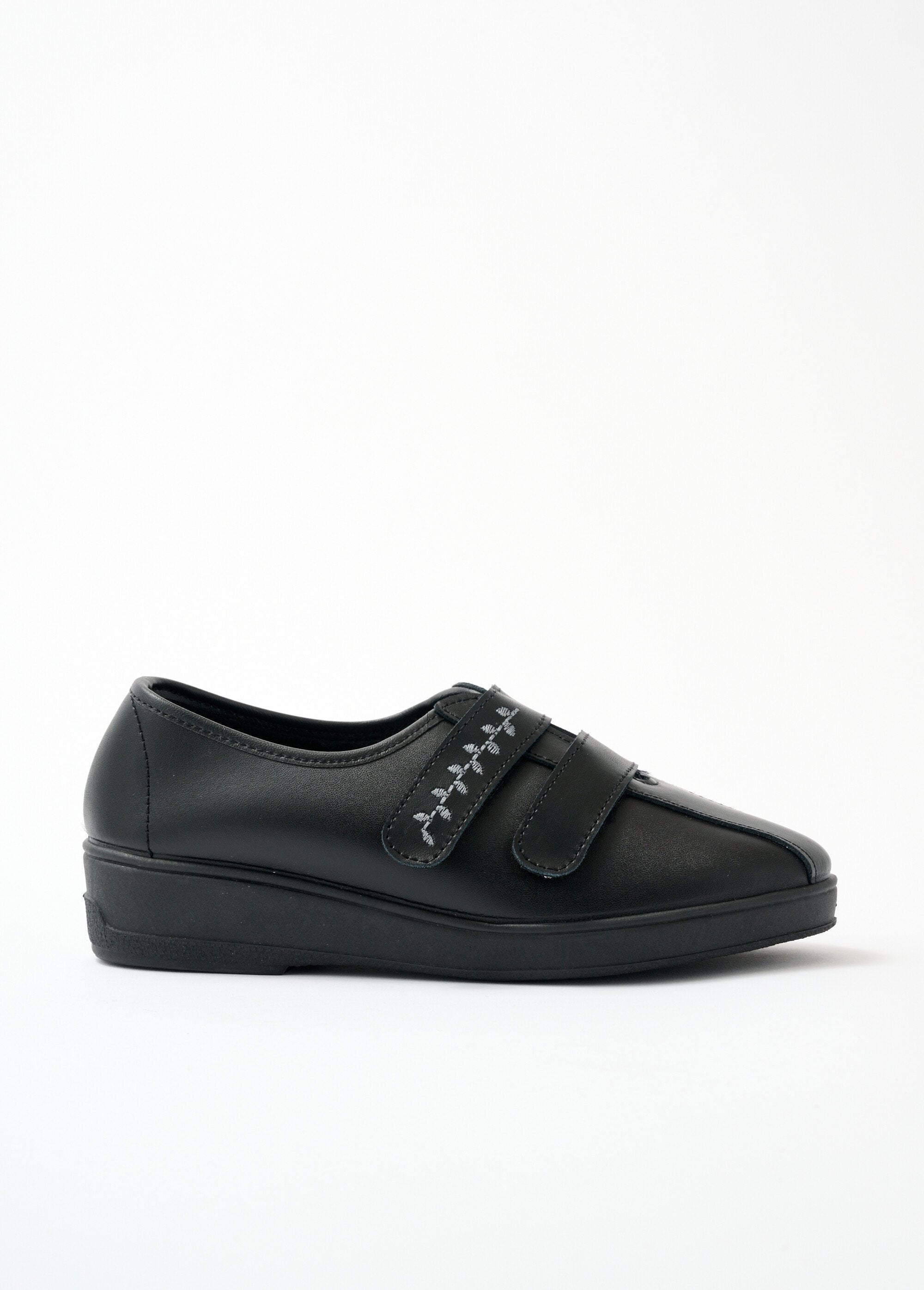 Wide_embroidered_leather_Velcro_derbies_Black_DR1_slim