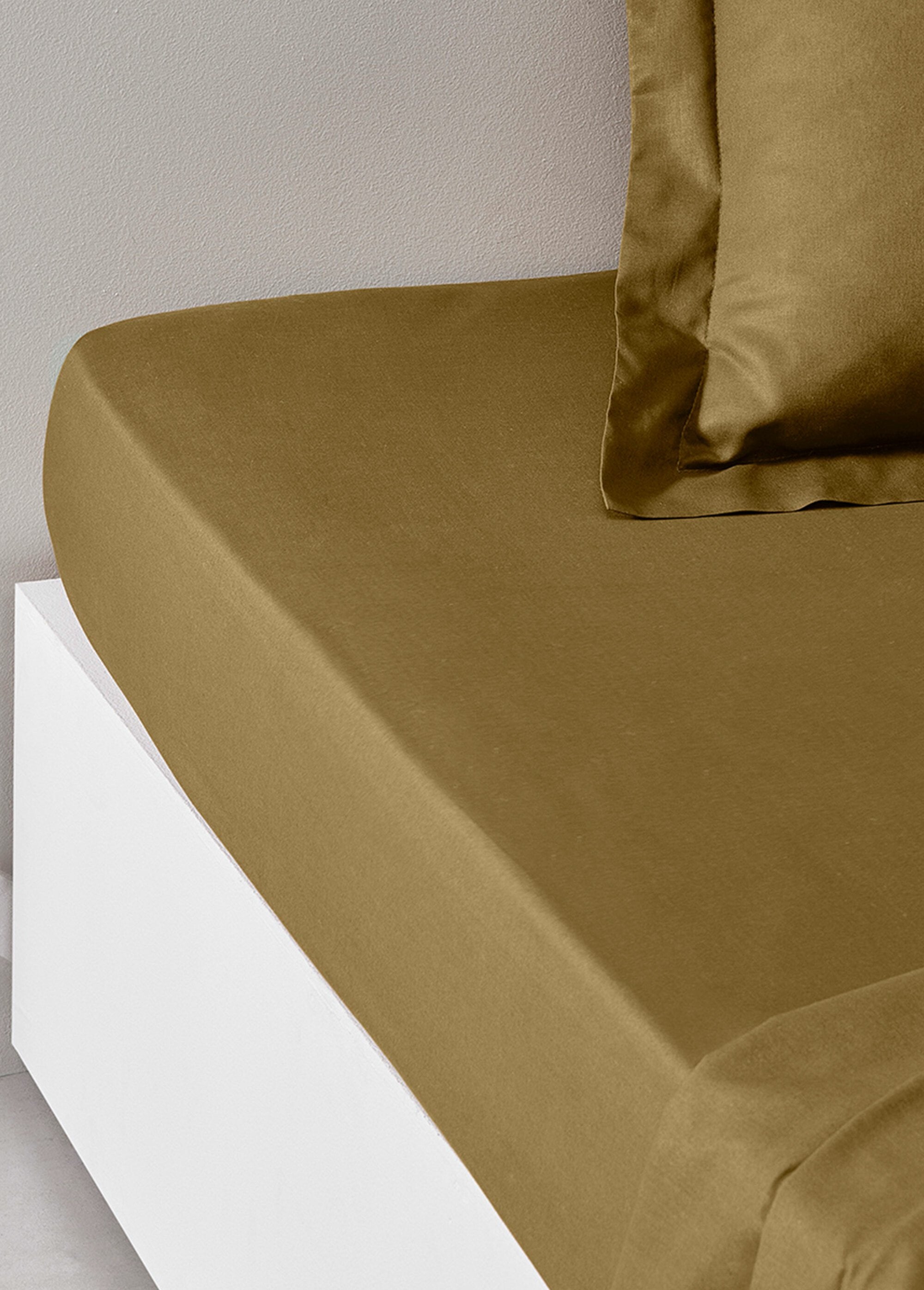 Plain_cotton_fitted_sheet_Bronze_DE1_slim