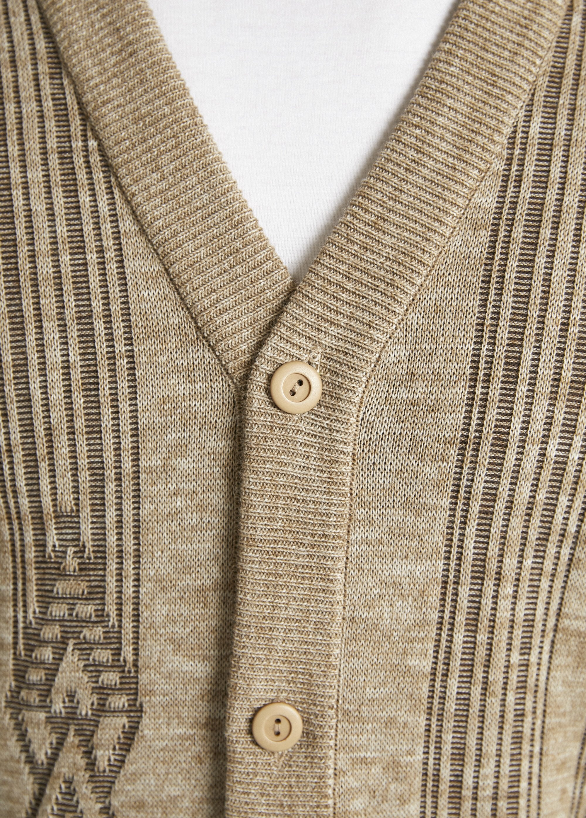 Long_sleeve_buttoned_V-neck_wool_cardigan_Beige_China_DE2_slim