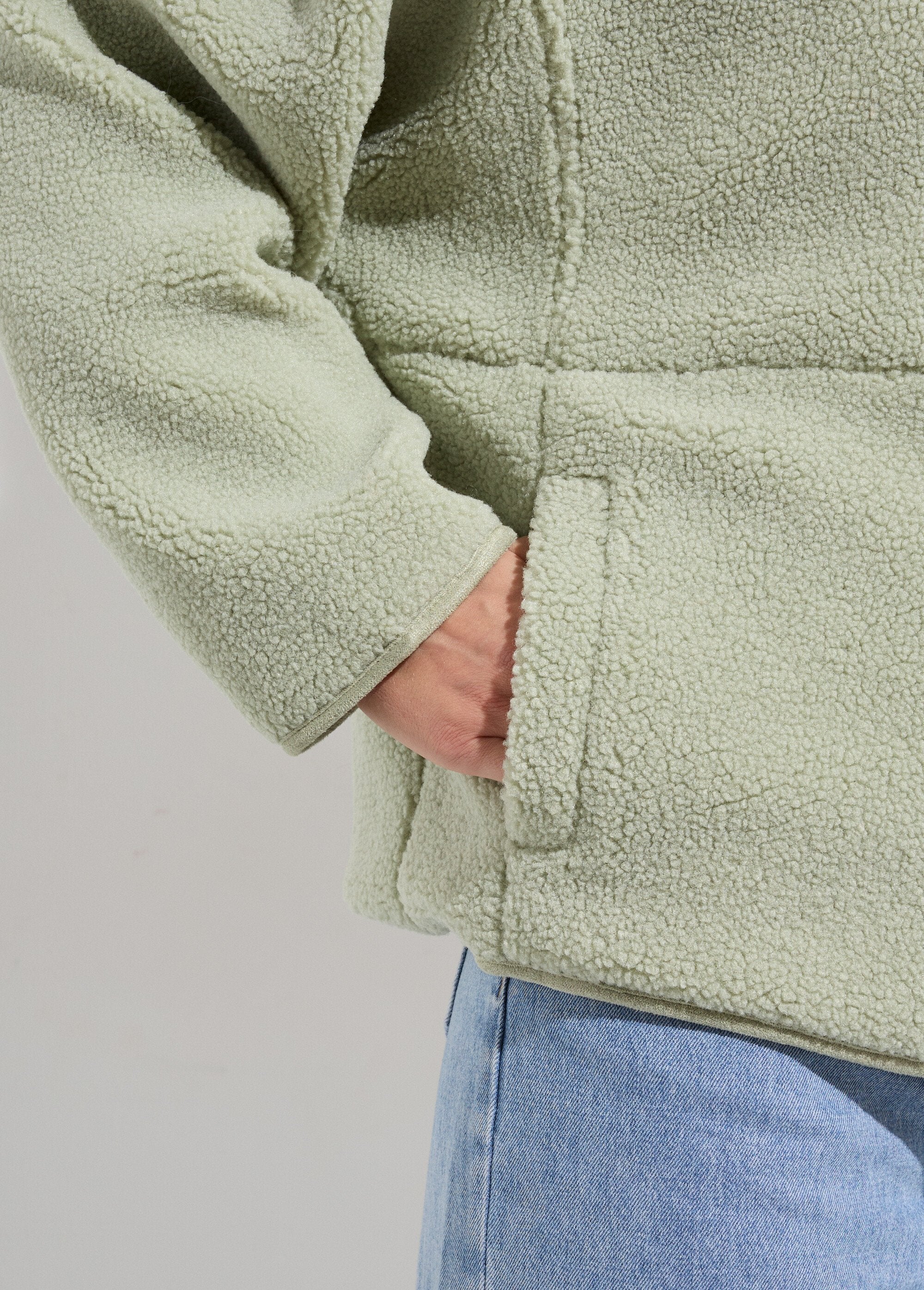 Warm_fleece_zip-up_vest,_high_collar_Almond_green_DE2_slim