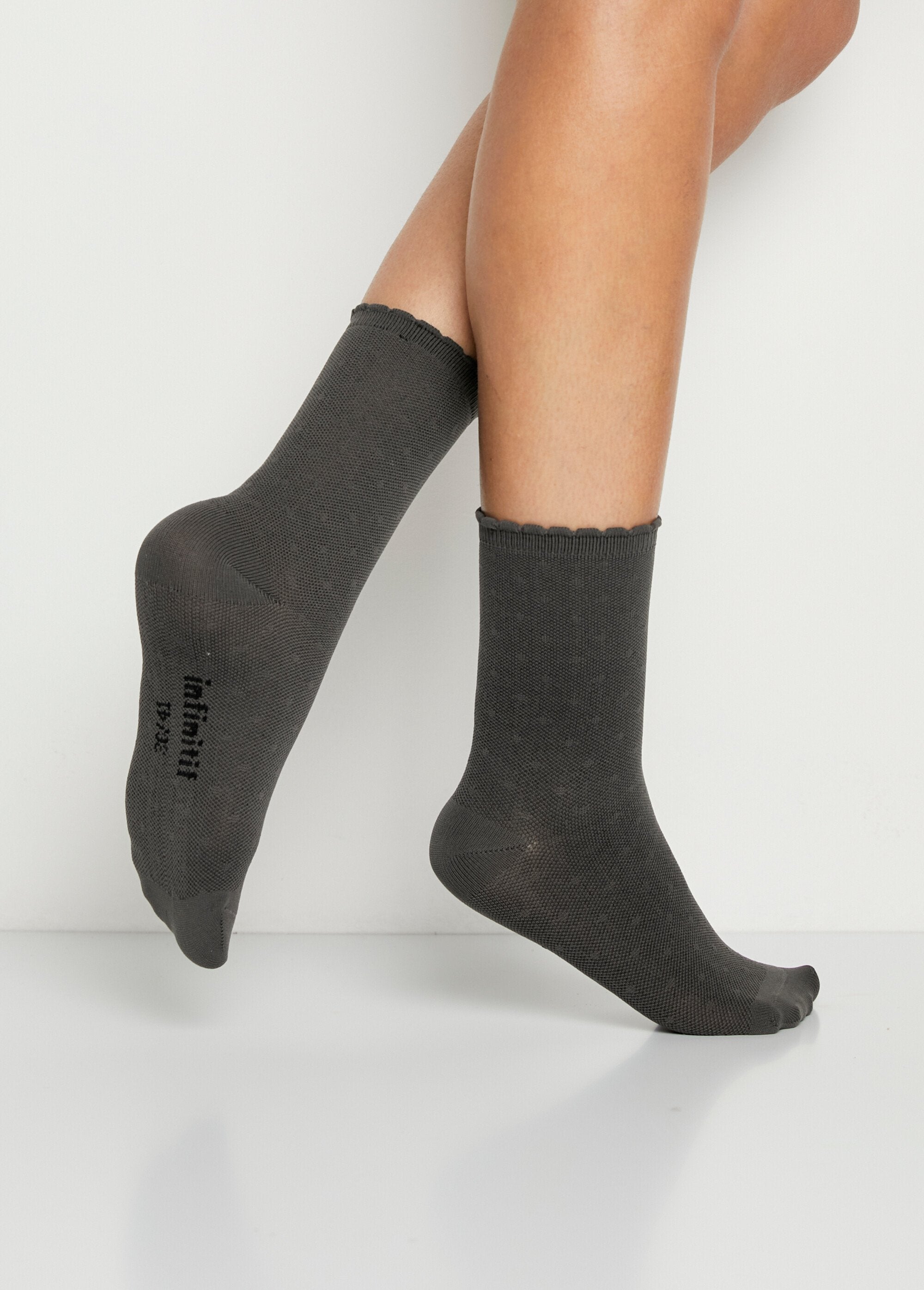 Chaussettes_fines_motifs_ton_sur_ton_Ass_noir_et_gris_lot2_DO1_slim