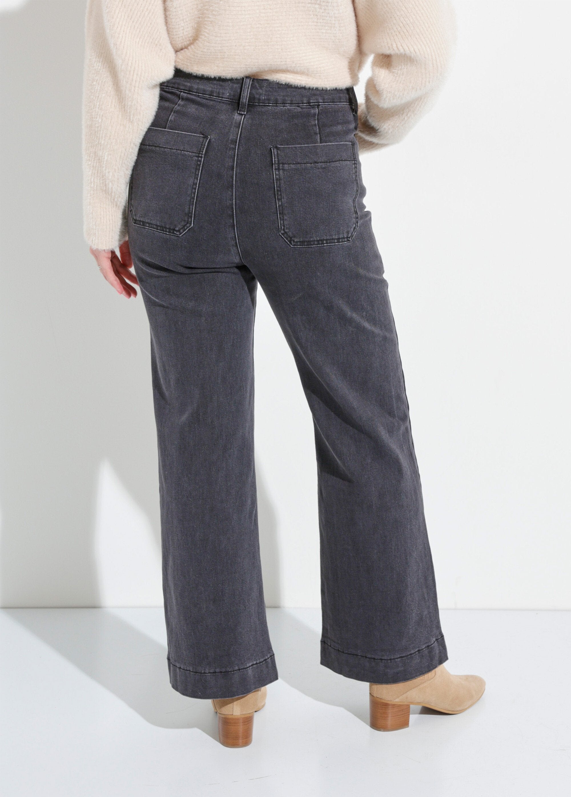 Jean_flare_à_poches,_spécial_PETITE_Gris_anthracite_DO1_slim
