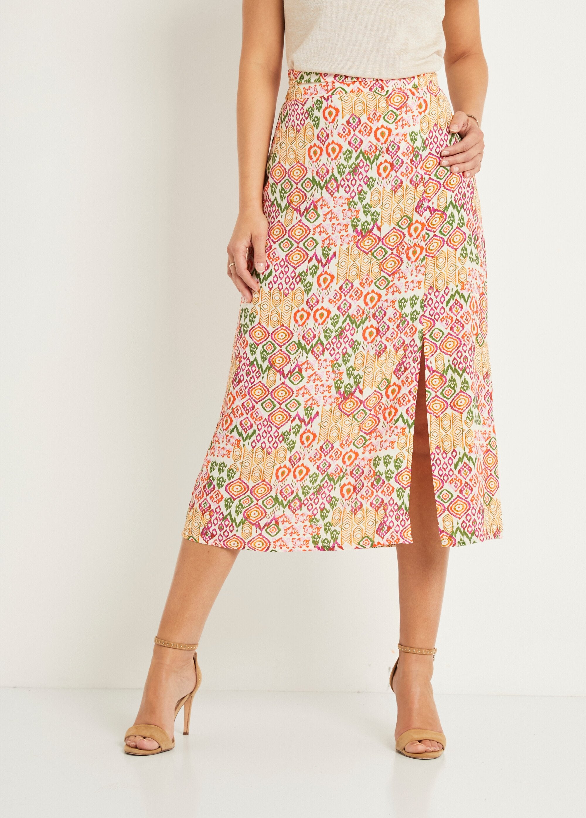 Long_flowing_ethnic_print_skirt_Red_print_FA1_slim