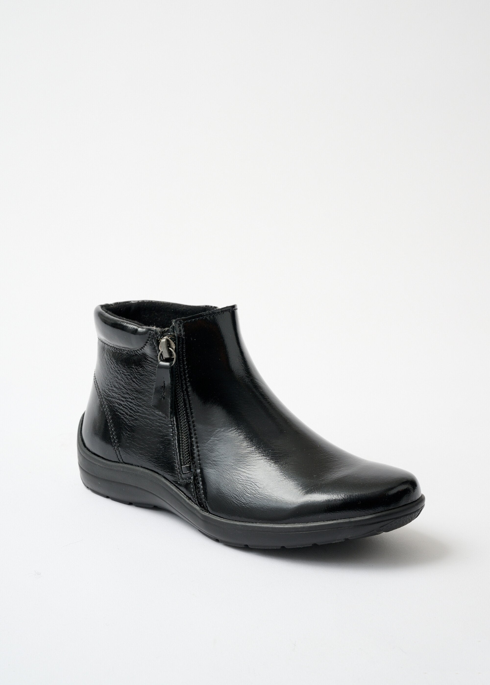 Comfort_width_zipped_low_boots_in_fancy_leather_Black_varnish_FA1_slim