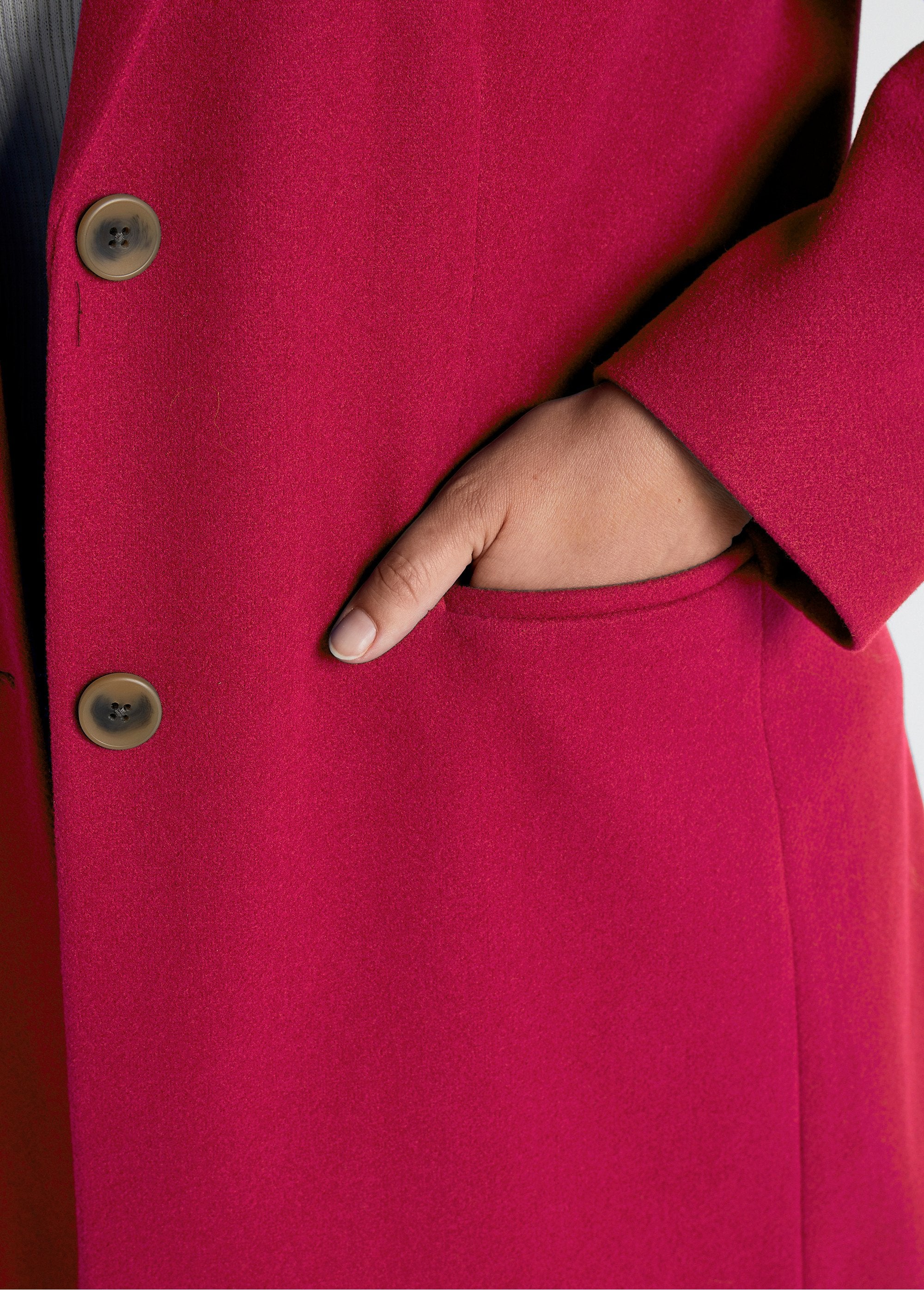 Wool-look_coat_with_tailored_collar_Garnet_DE2_curvy