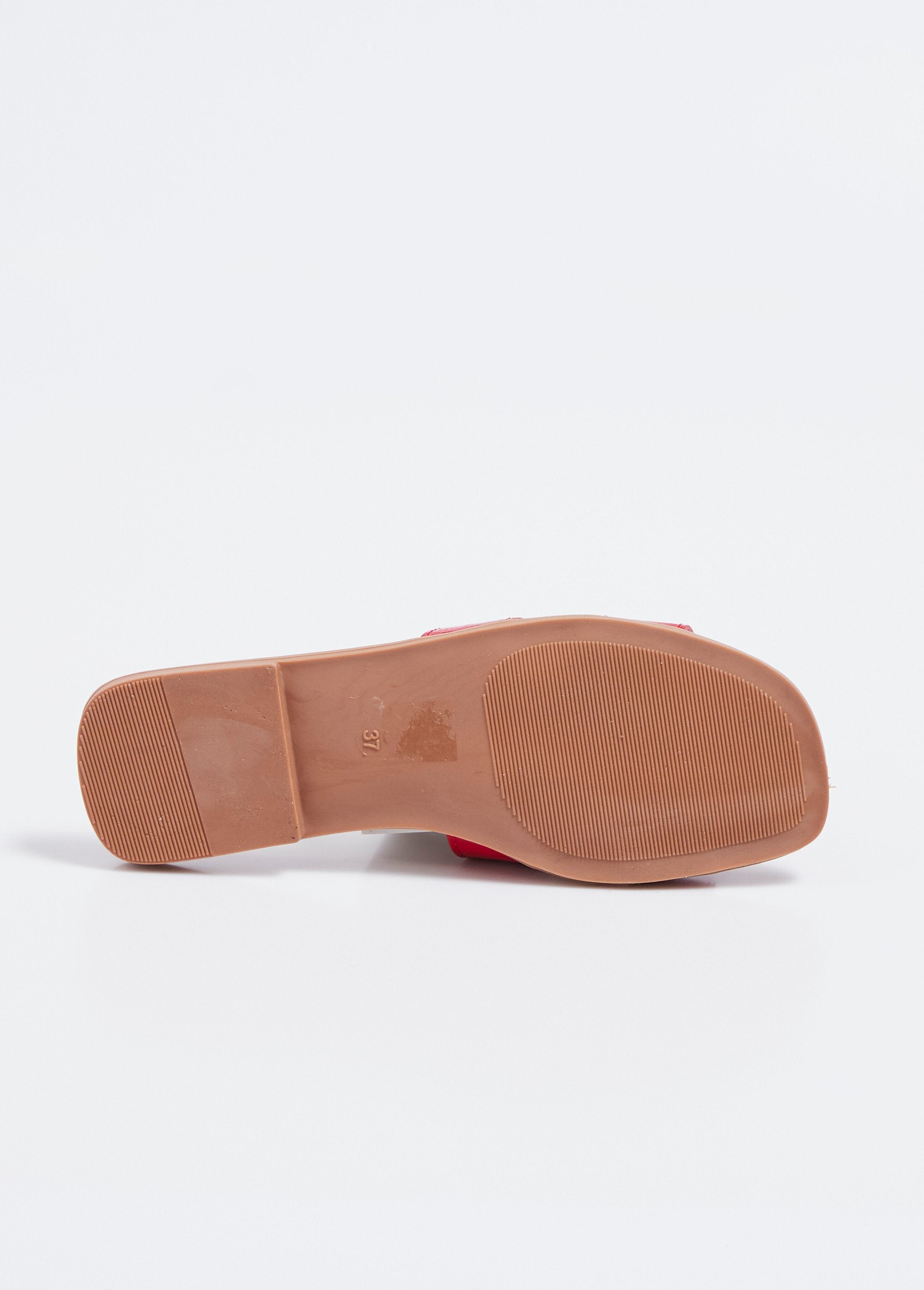 Mules_plates_vernies,_imitation_croco_Vernis_rouge_UN1_slim