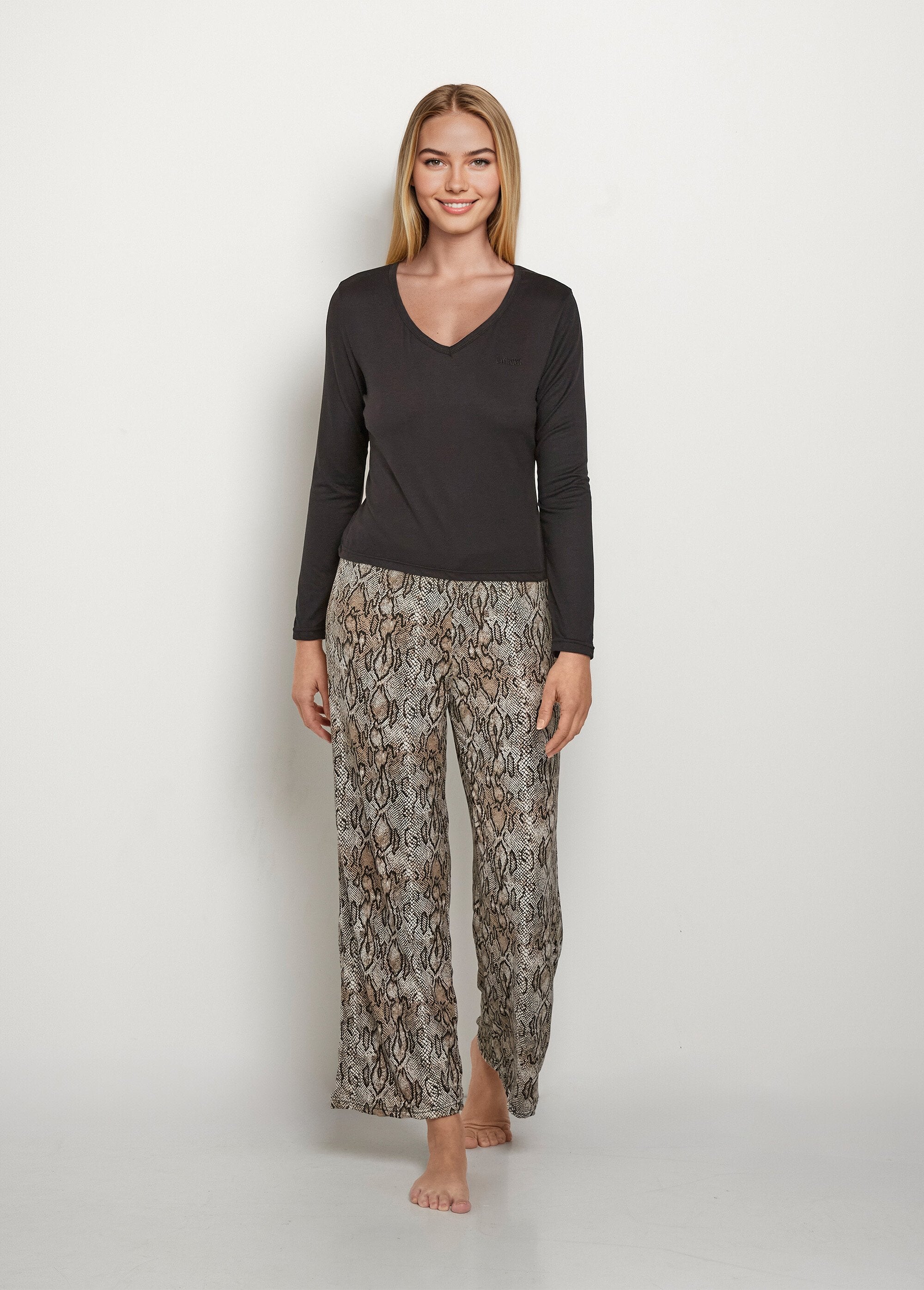 Pyjama_manches_longues_et_bas_imprimé_Noir_FA1_slim