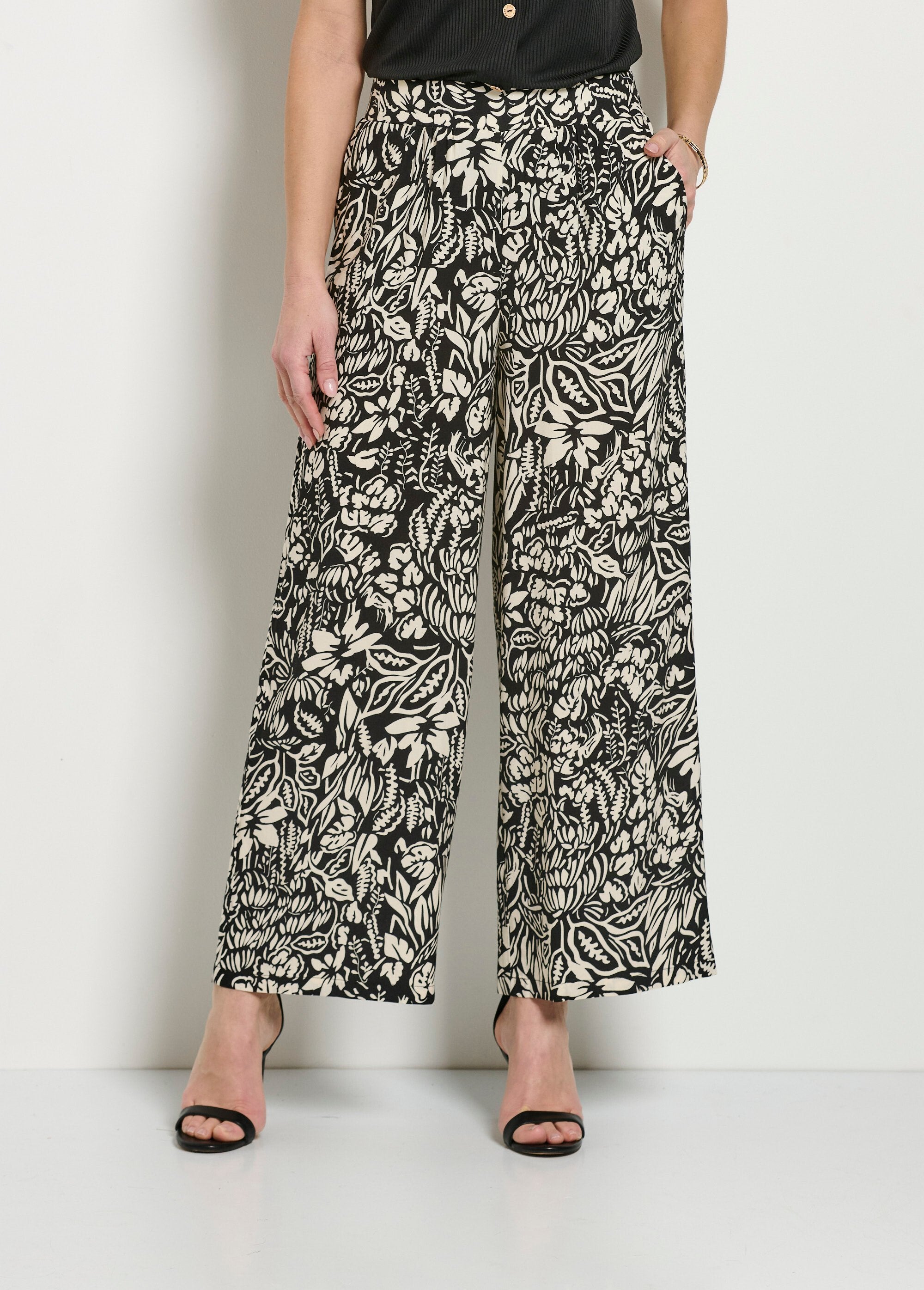 Wide_floral_or_plain_elasticated_waist_pants_Black_and_ecru_FA1_slim