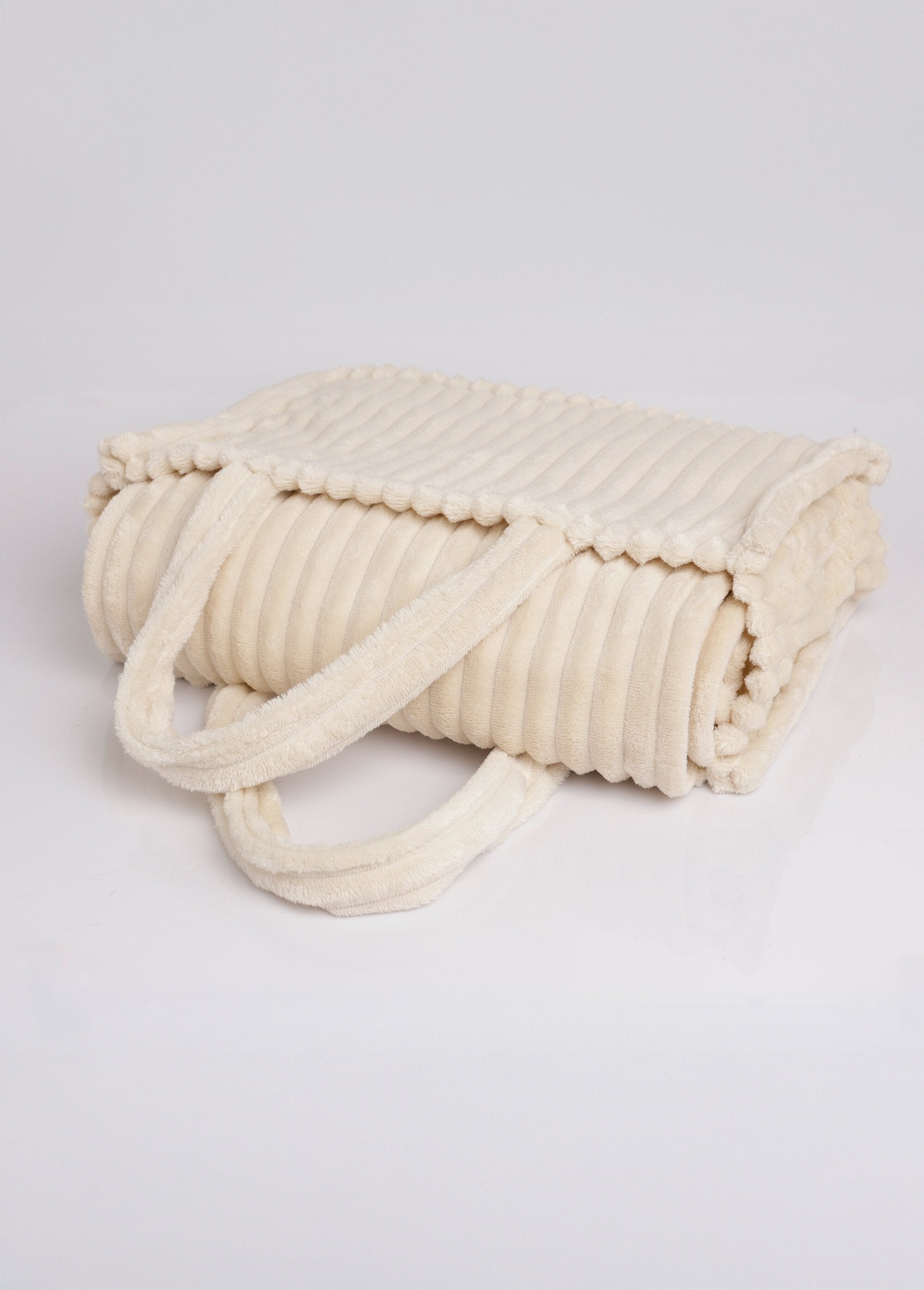 Plush-feel,_ribbed-effect_throw_Ecru_FA1_slim