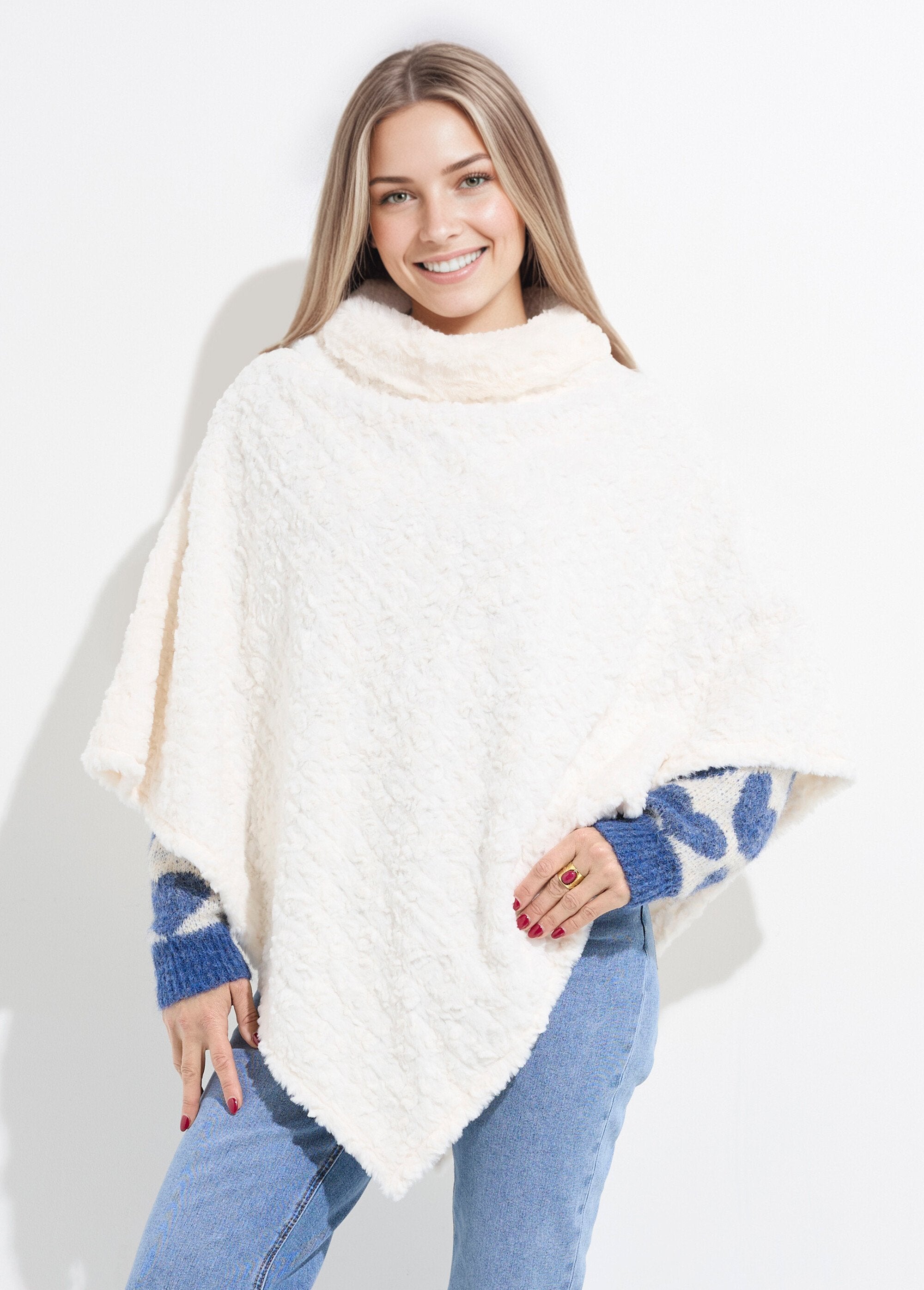 Sherpa-style_fleece_high-neck_poncho_Ecru_FA1_slim