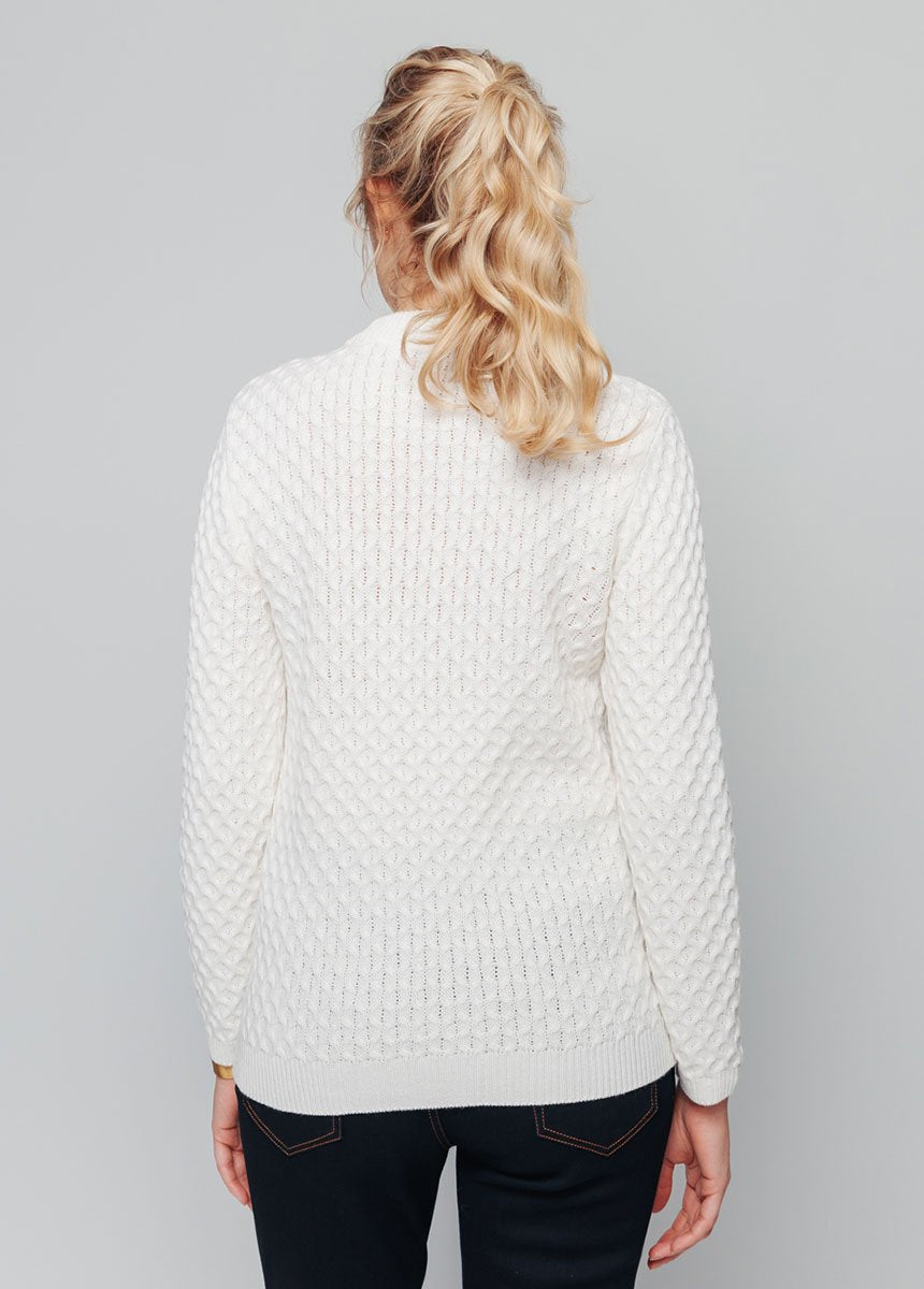 Short_warm_sweater_with_thick_knit_stand-up_collar_Ecru_DO1_slim