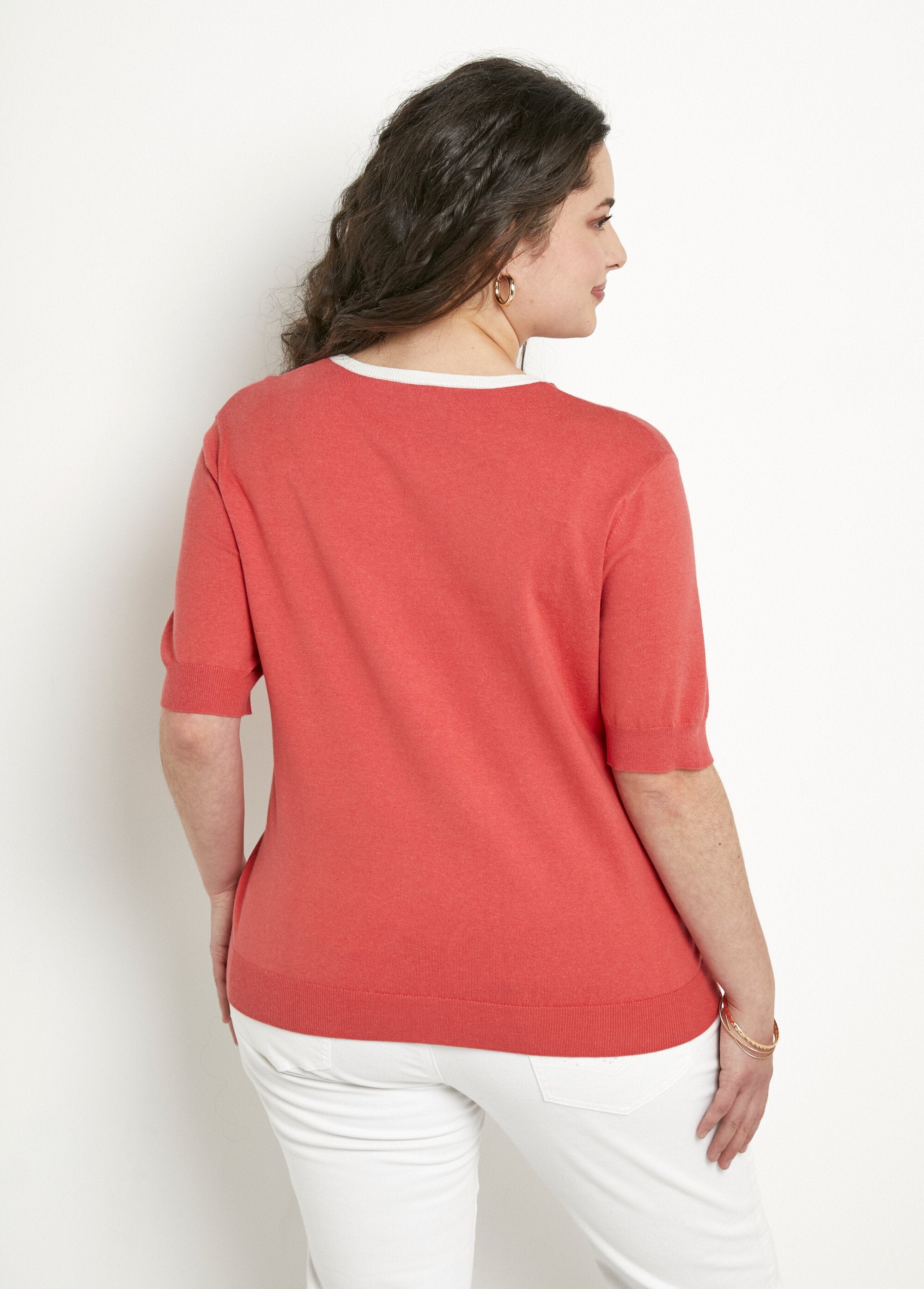 Soft_short_sleeve_round_neck_sweater_Poppy_DO1_curvy