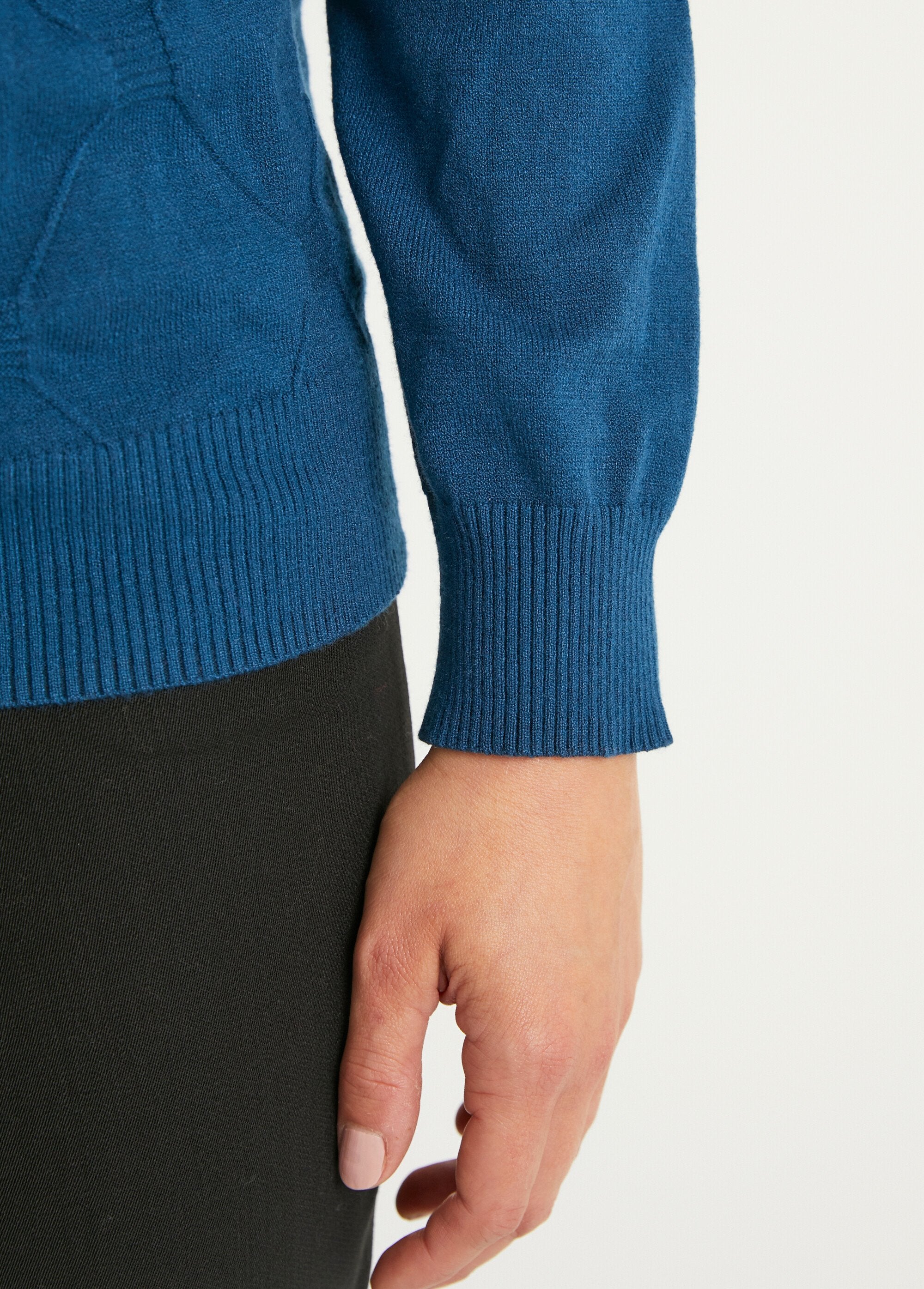 Soft,_plain_sweater_with_modal_blend_stand-up_collar_Duck_DE2_slim