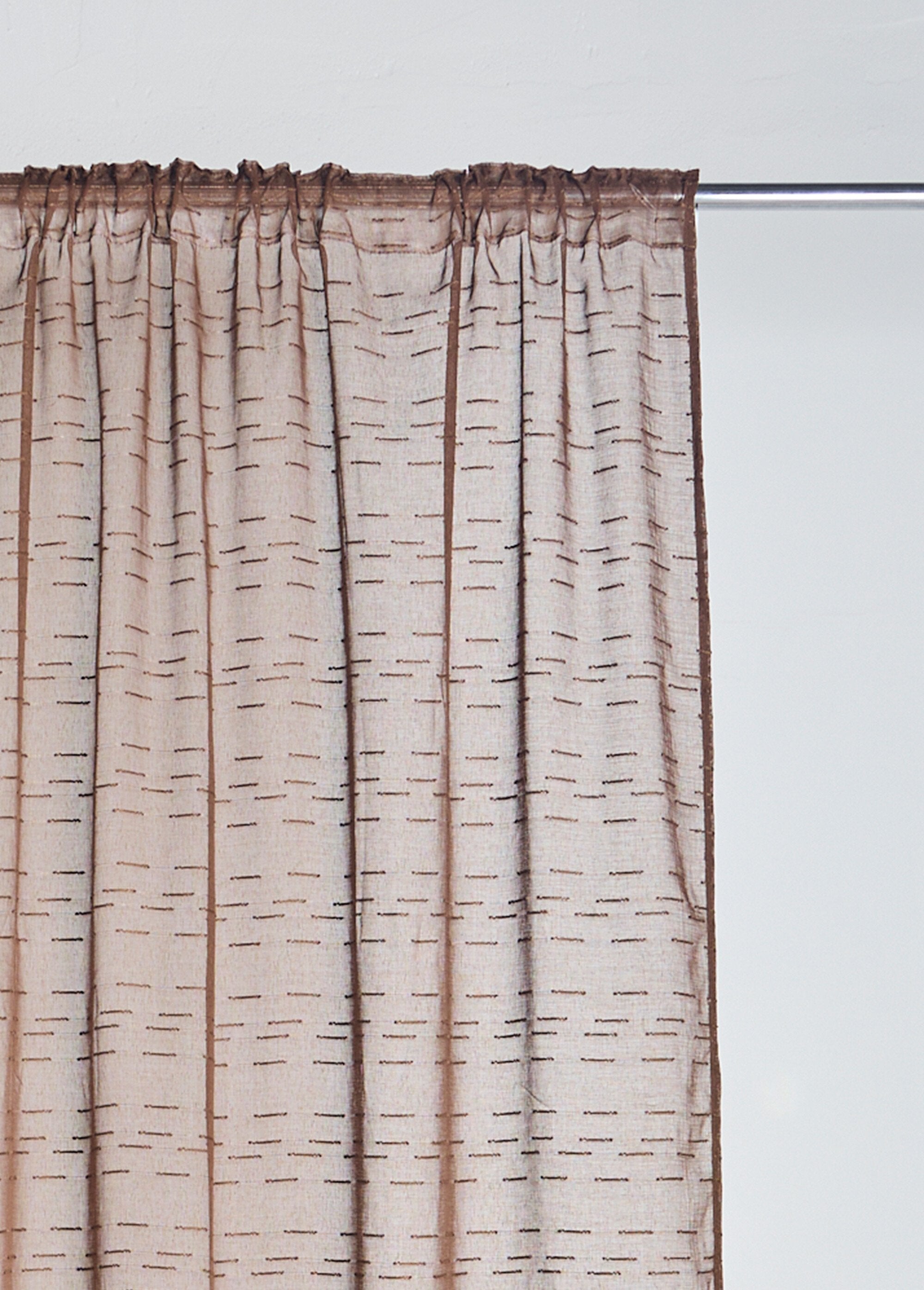 Authentic_1-panel_curtain_with_gathered_heading_tape_Brown_DE1_slim