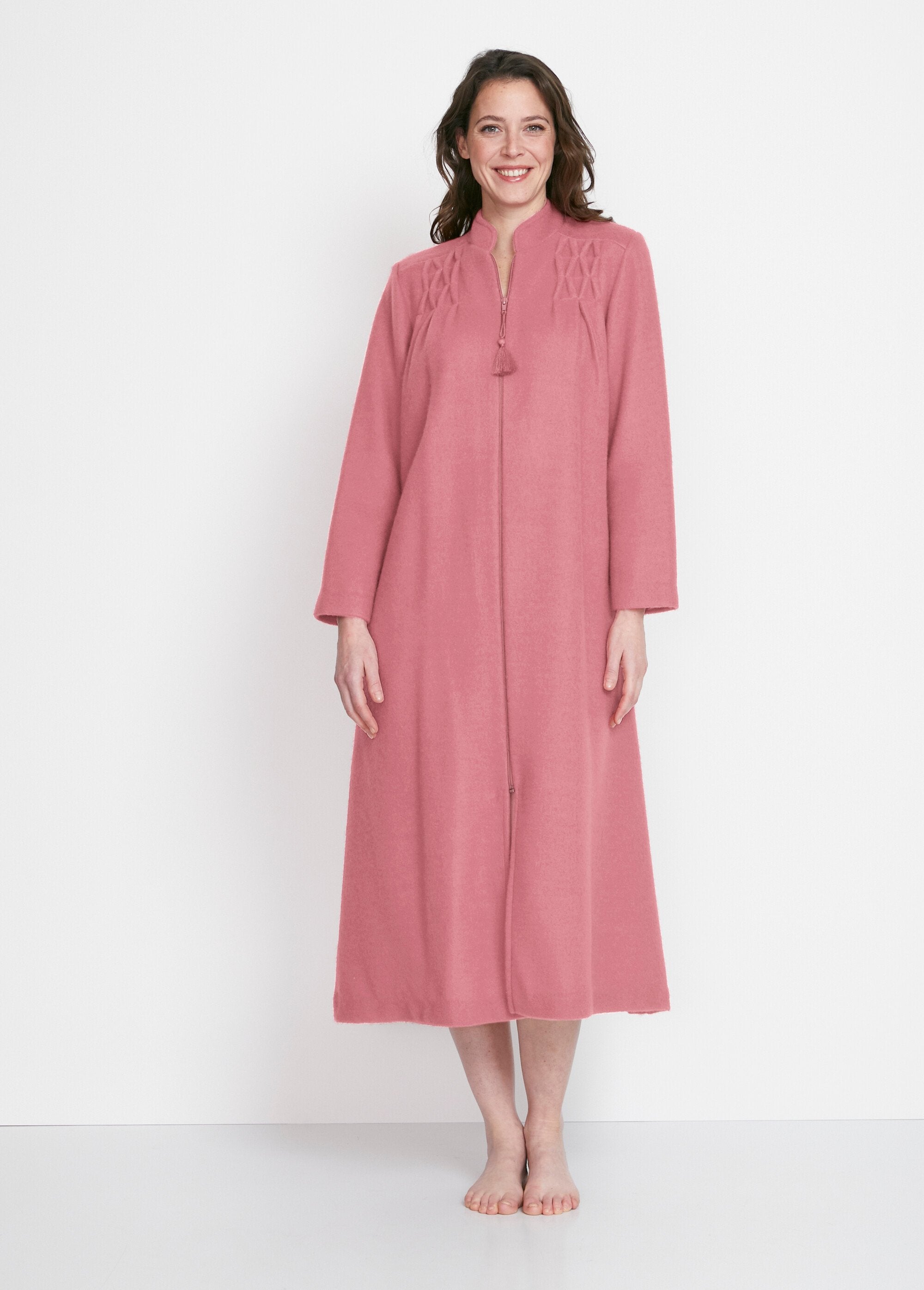 Courtelle®_zipped_knit_bathrobe_Pink_FA1_slim